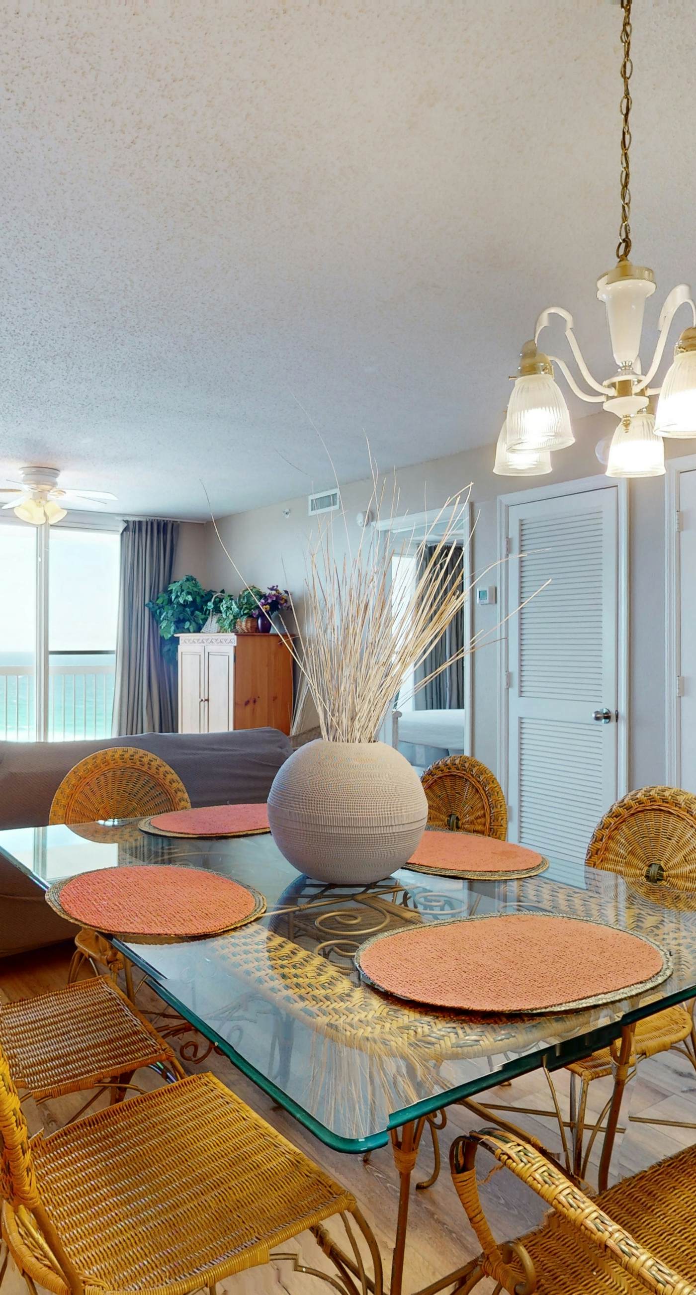 Gulf condo with fitness room, pool & hot tub