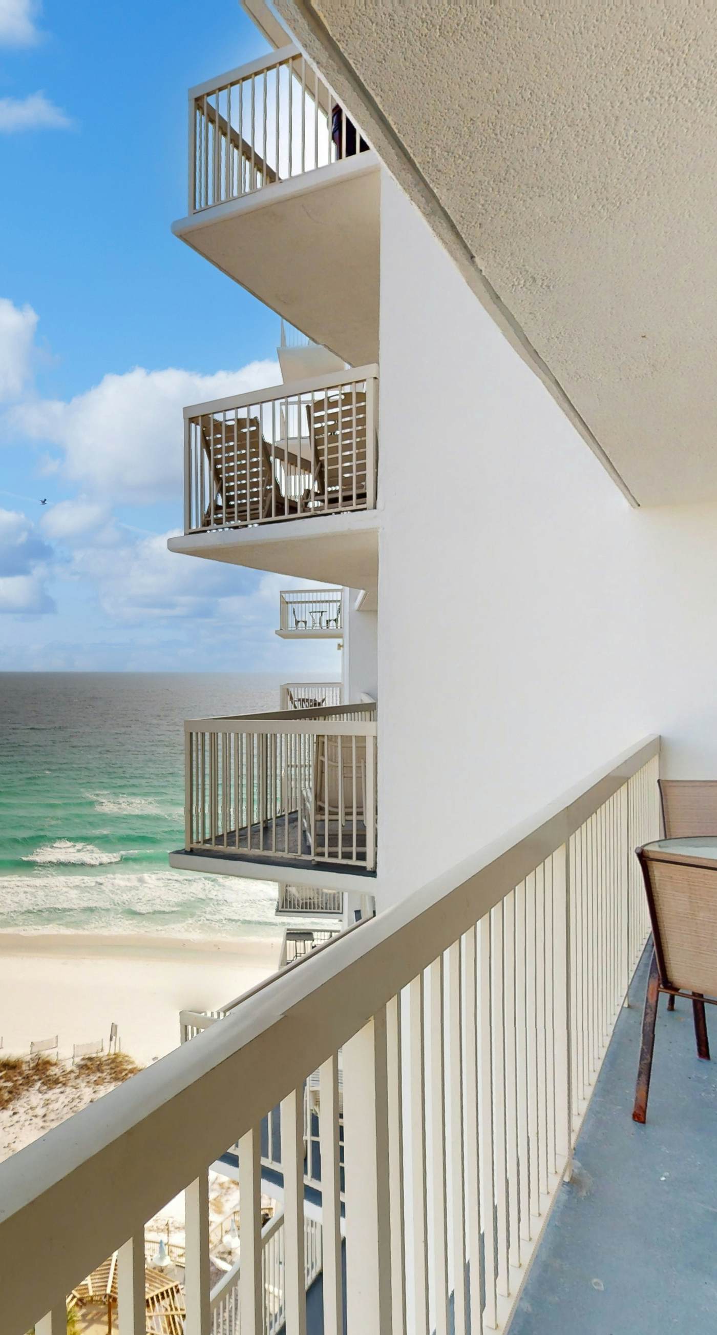 Gulf condo with fitness room, pool & hot tub