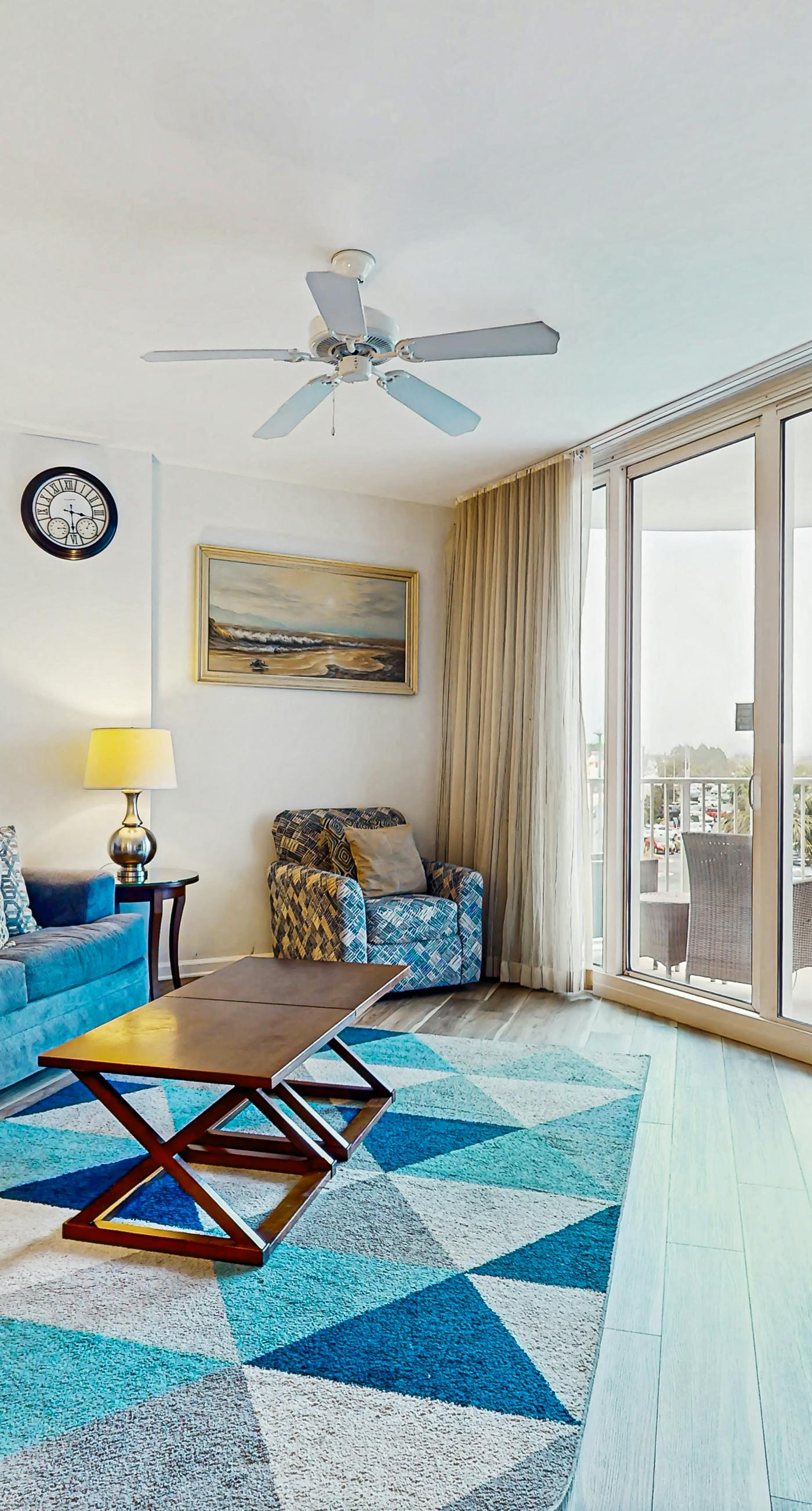 Gorgeous coastal condo with balcony & resort pools - close to beach