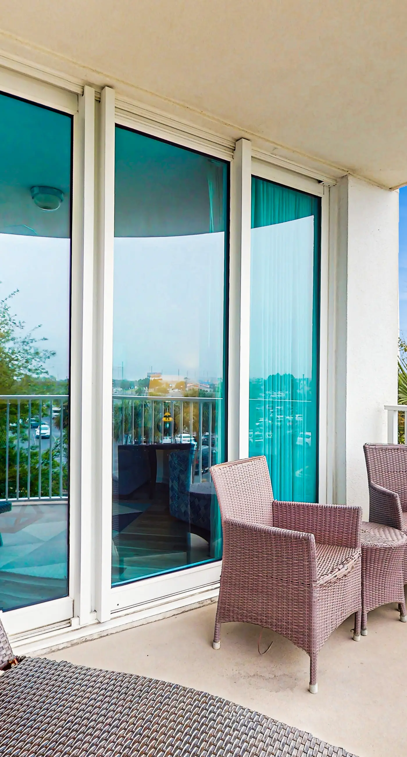 Gorgeous coastal condo with balcony & resort pools - close to beach