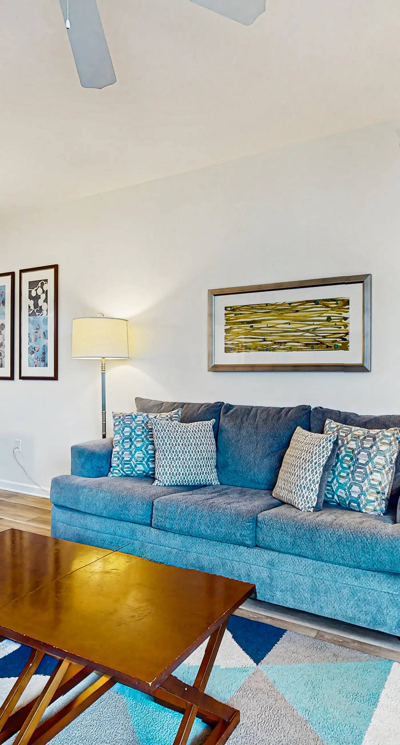 Gorgeous coastal condo with balcony & resort pools - close to beach