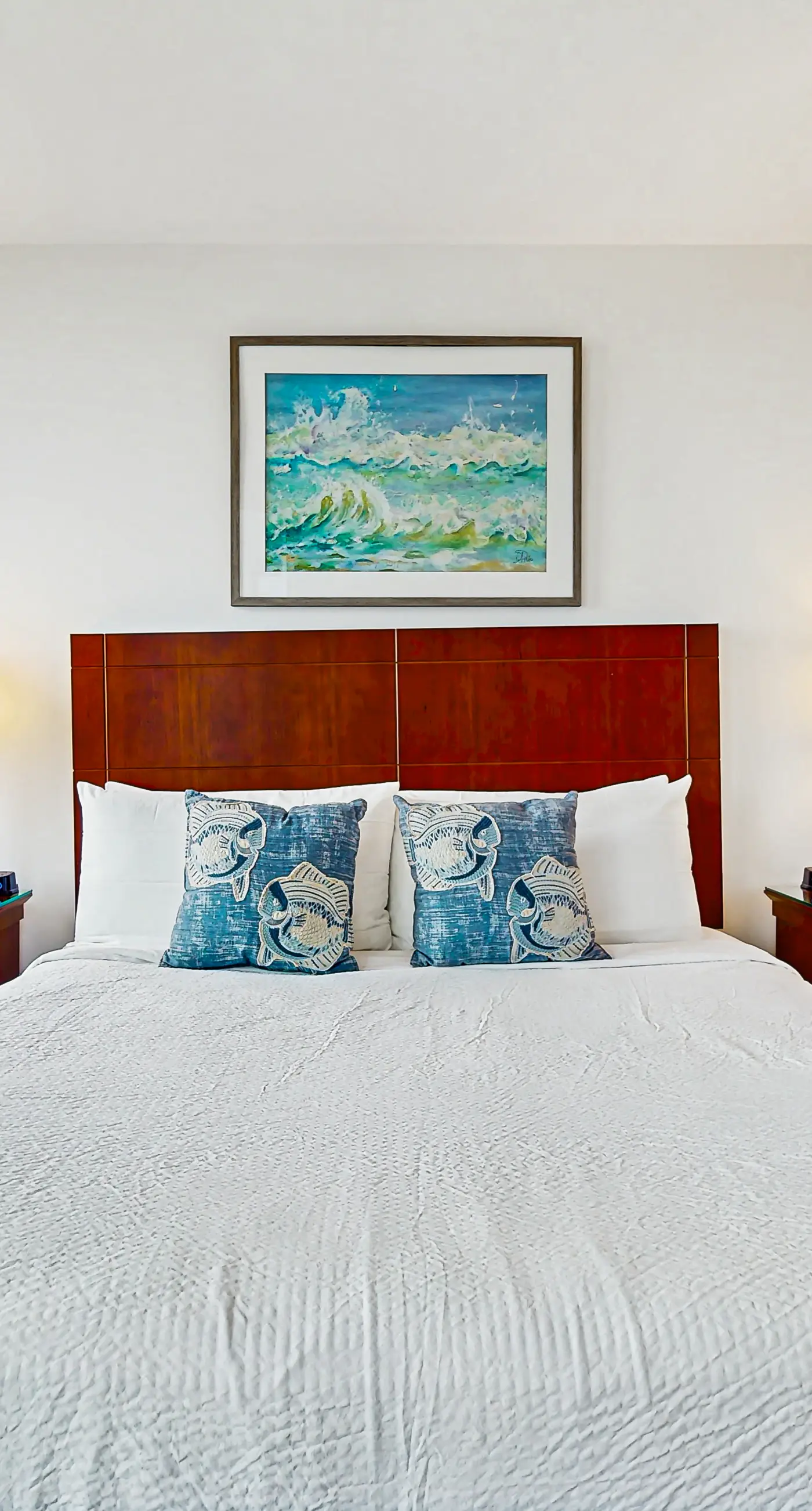 Gorgeous coastal condo with balcony & resort pools - close to beach