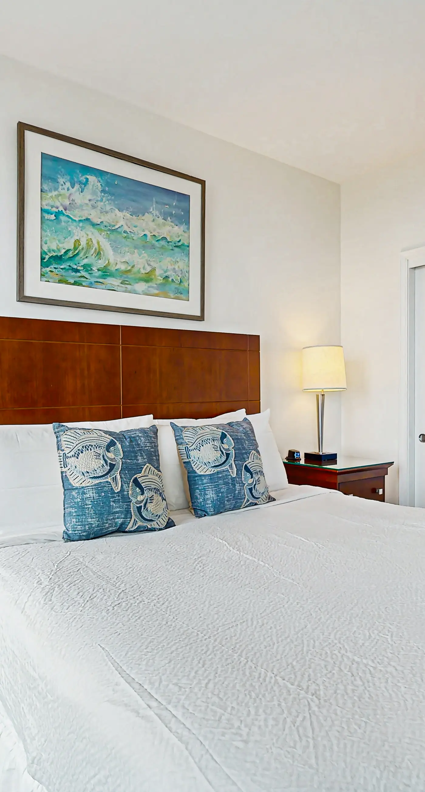 Gorgeous coastal condo with balcony & resort pools - close to beach