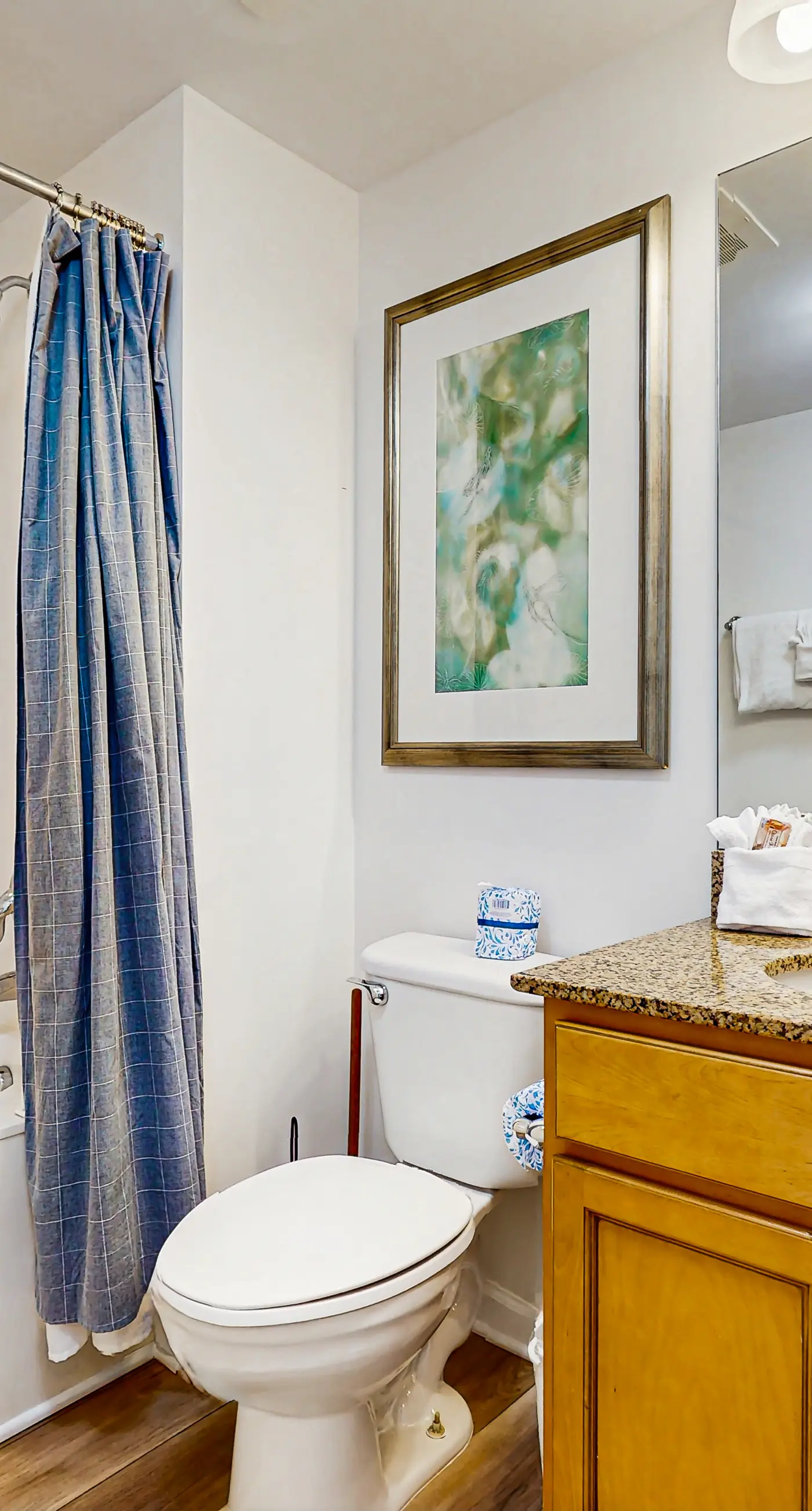 Gorgeous coastal condo with balcony & resort pools - close to beach