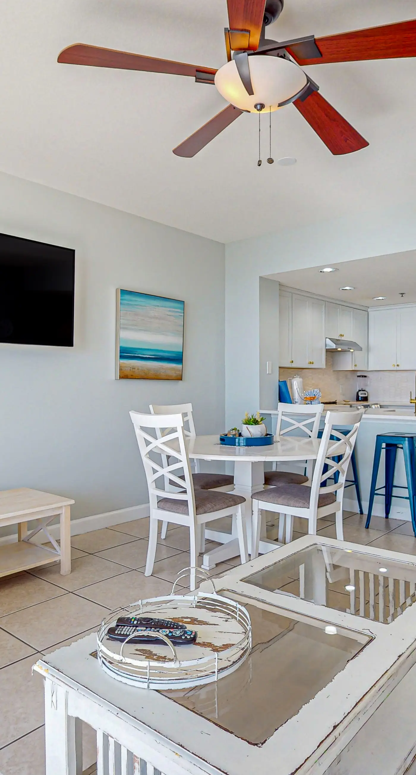 Bright, Gulf view condo w/ balcony & shared lagoon pool/gym - steps to beach