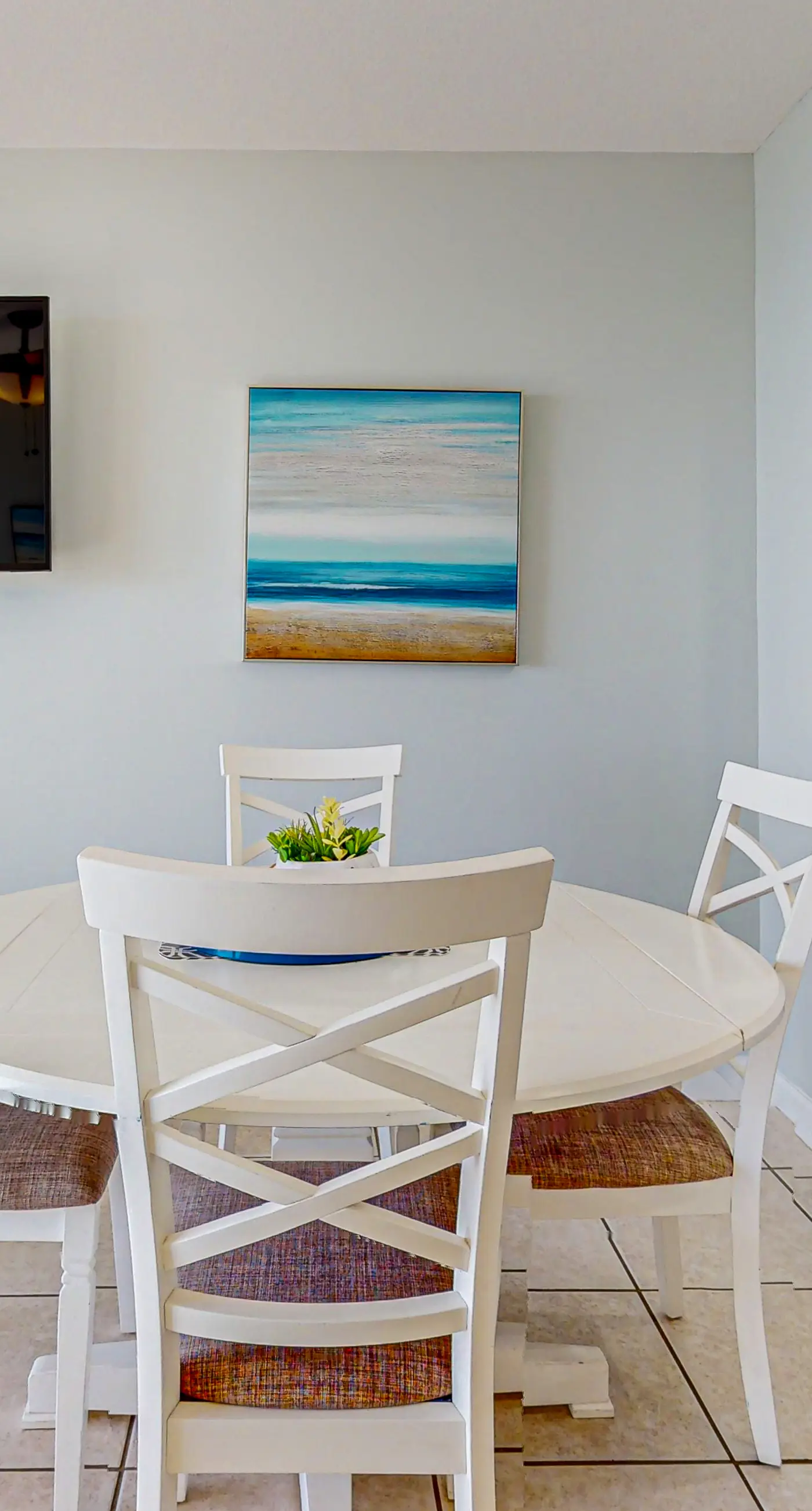 Bright, Gulf view condo w/ balcony & shared lagoon pool/gym - steps to beach