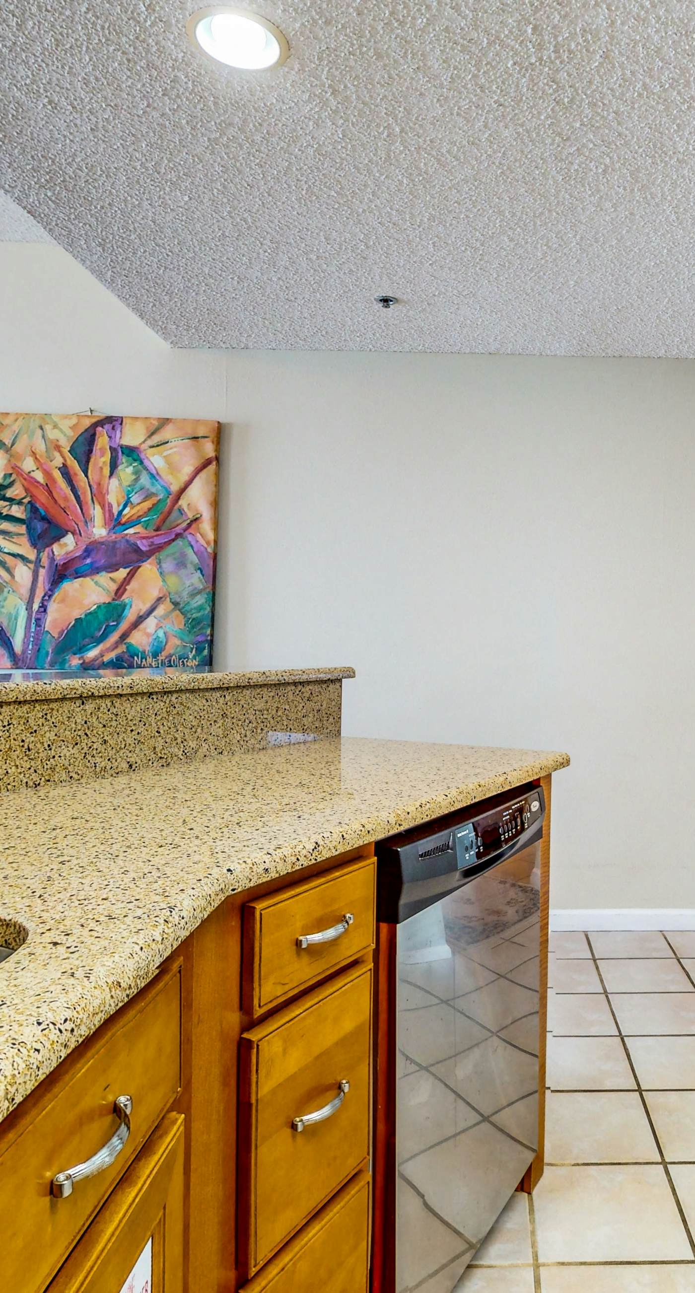 Relaxing, gulf-view condo with pool, fitness room & beach access