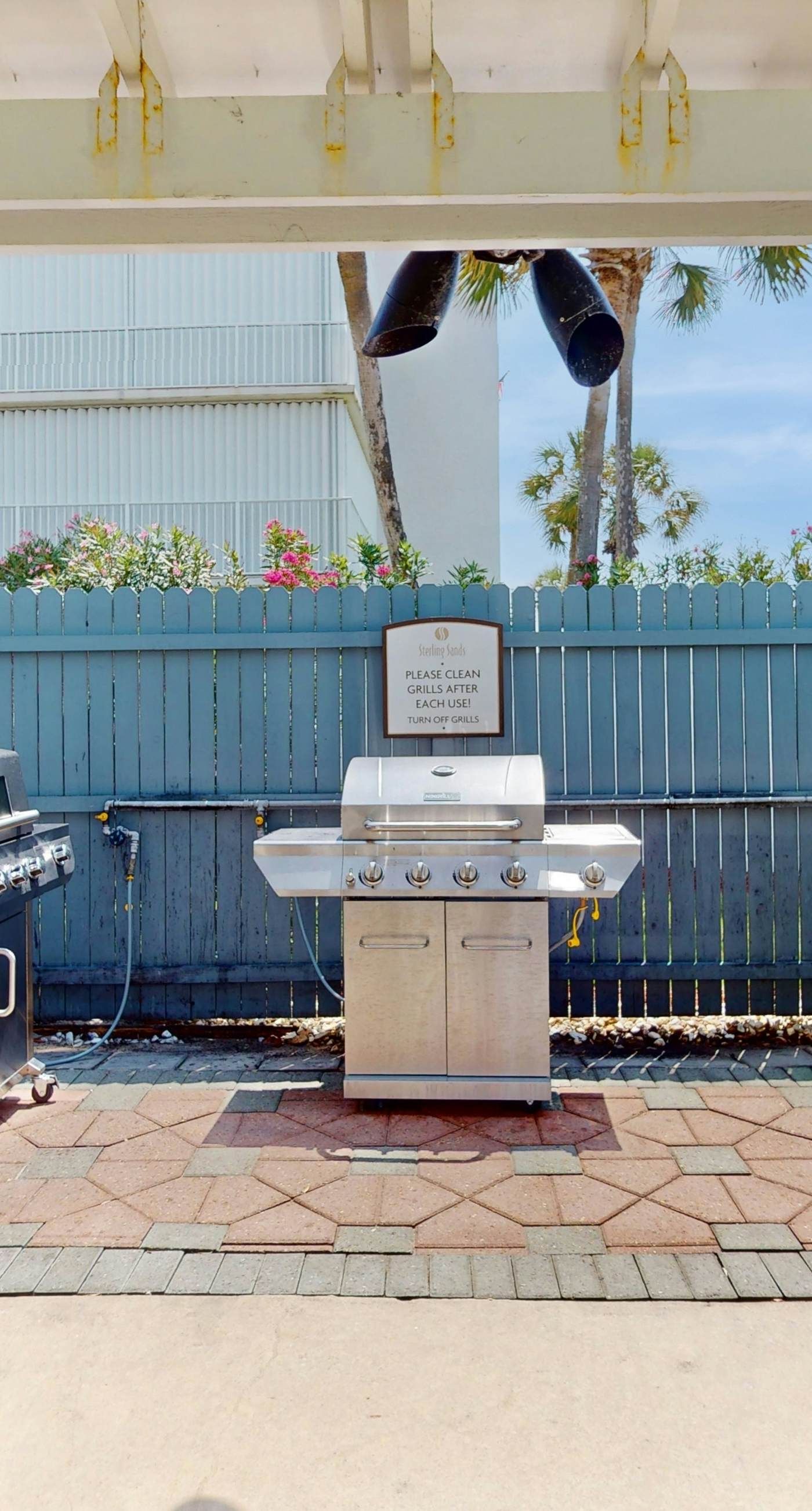 Relaxing, gulf-view condo with pool, fitness room & beach access