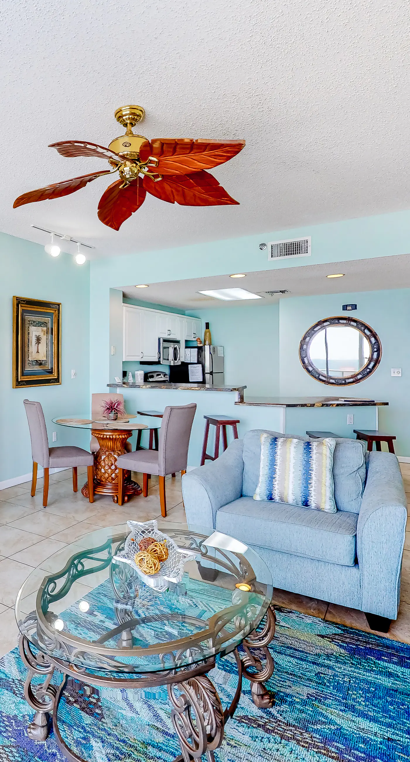 Pleasant, beachside home with Gulf view, pool & pool spa access