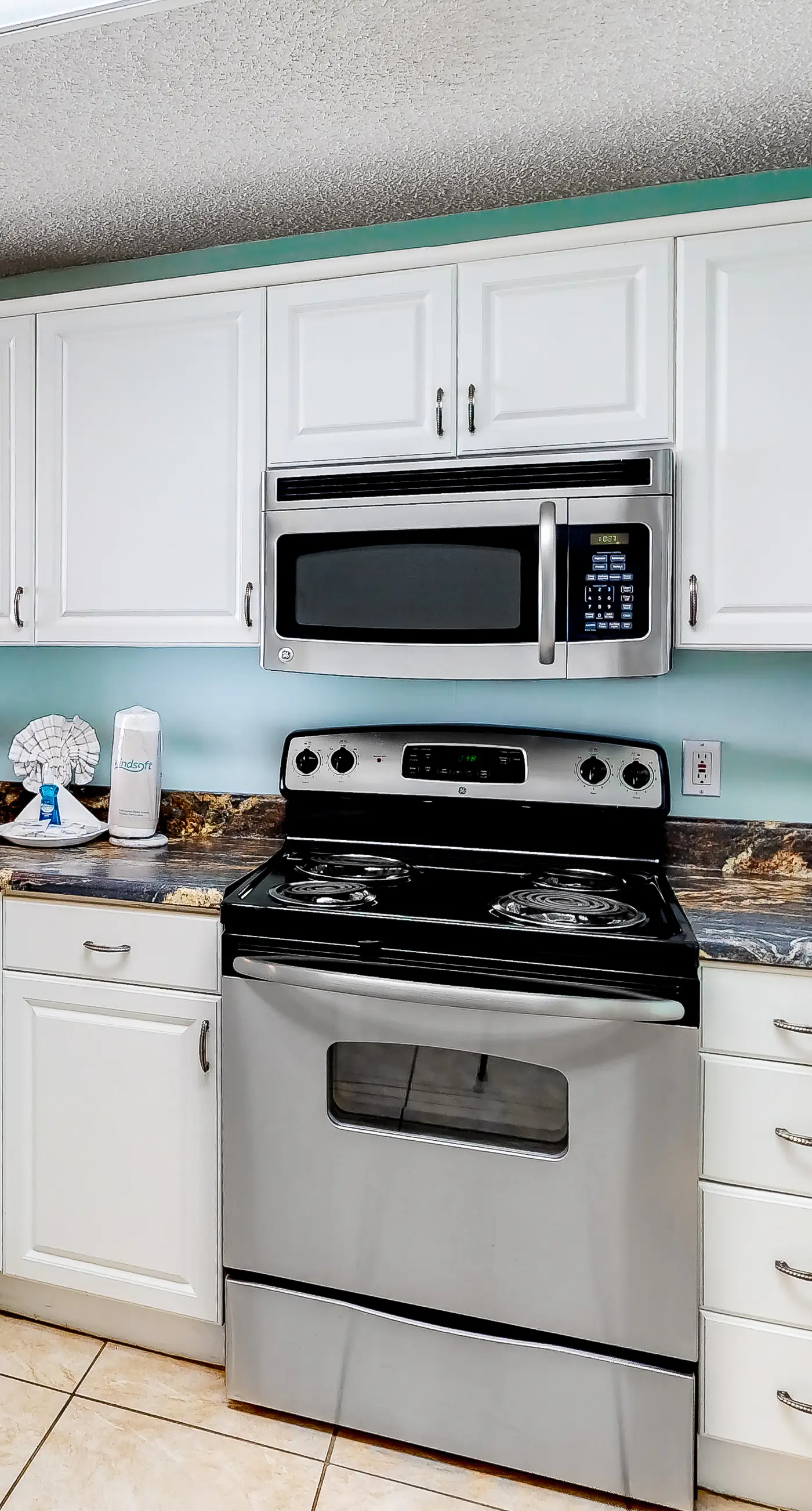 Pleasant, beachside home with Gulf view, pool & pool spa access