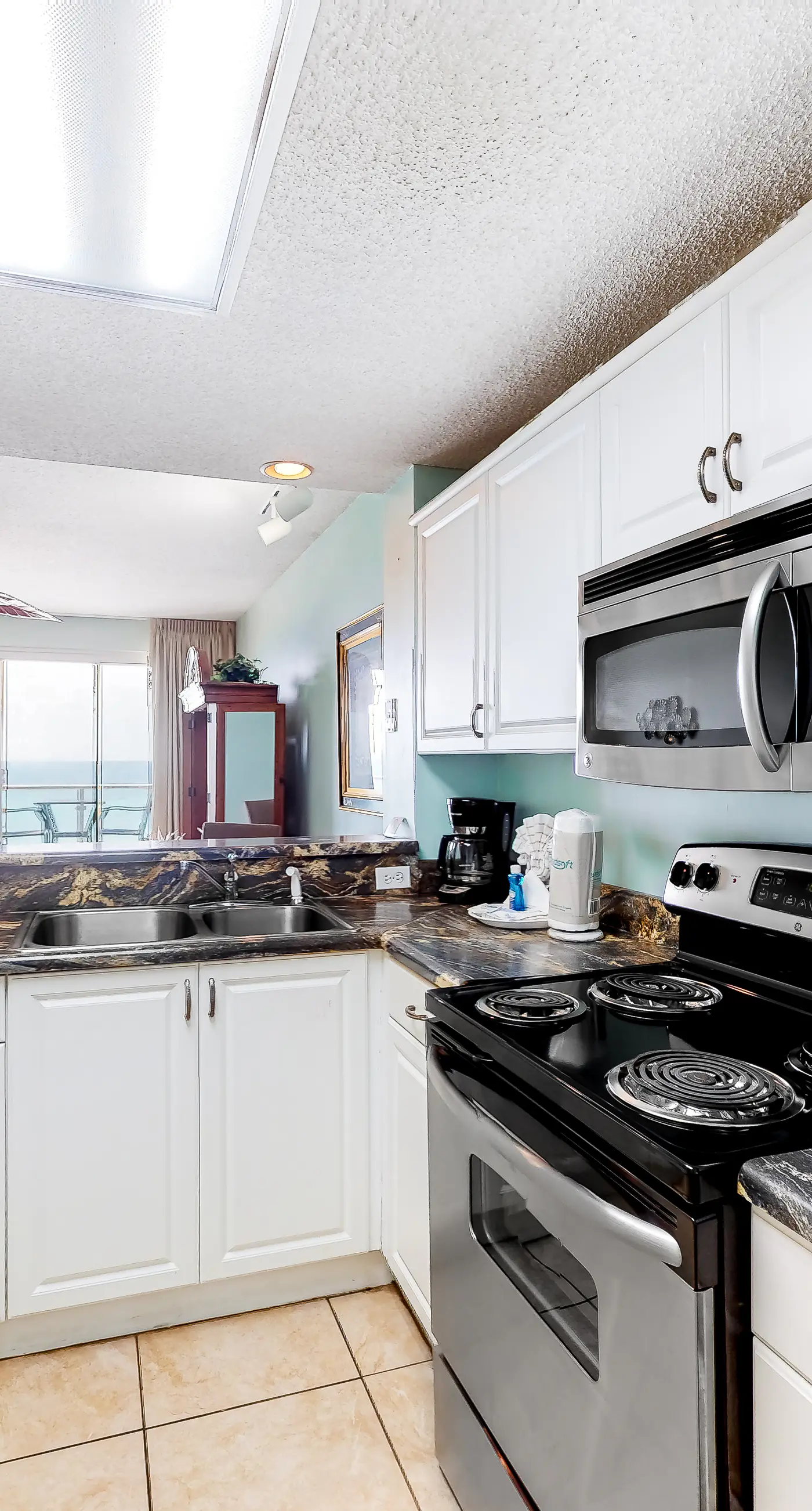 Pleasant, beachside home with Gulf view, pool & pool spa access