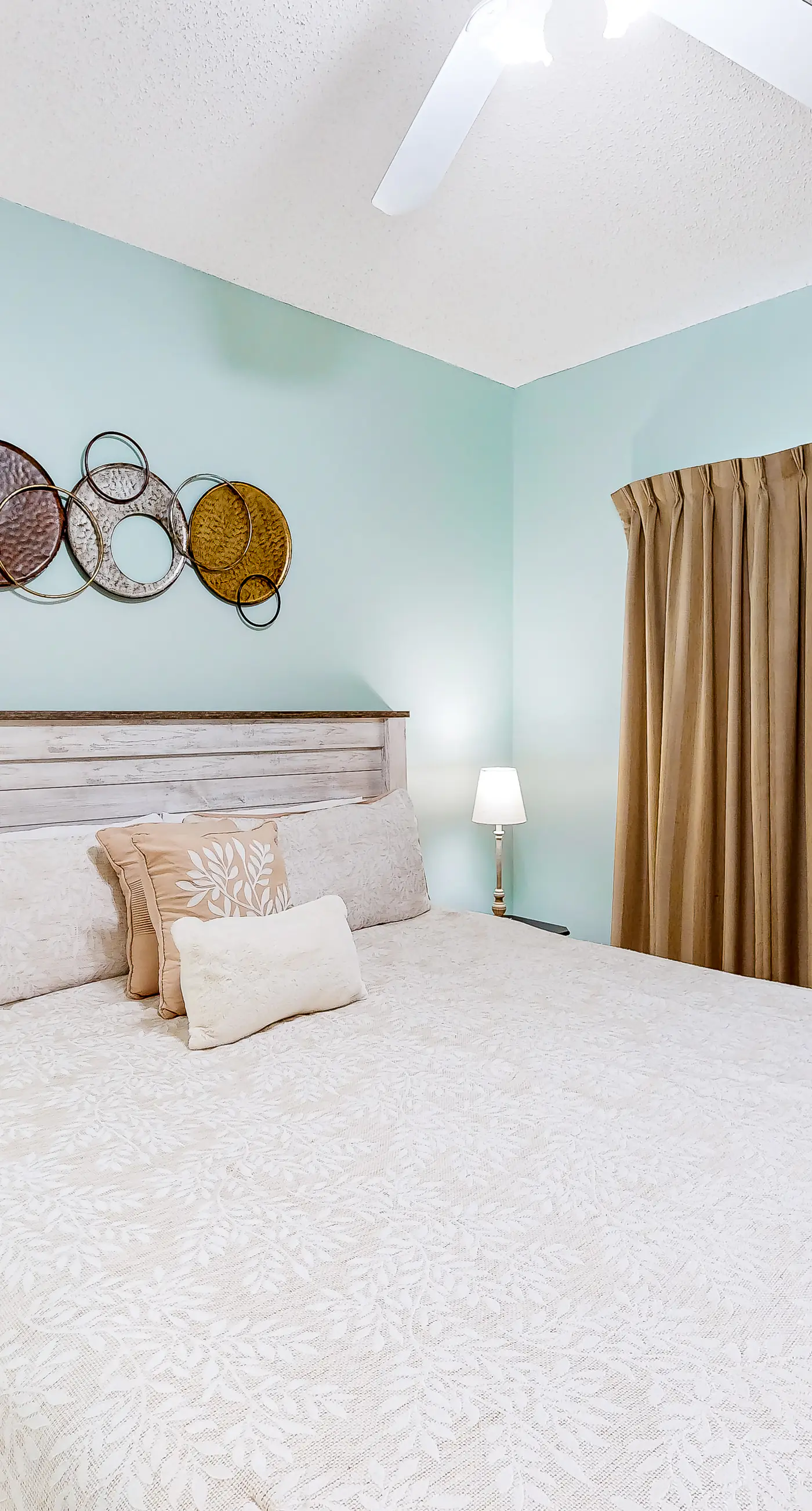 Pleasant, beachside home with Gulf view, pool & pool spa access