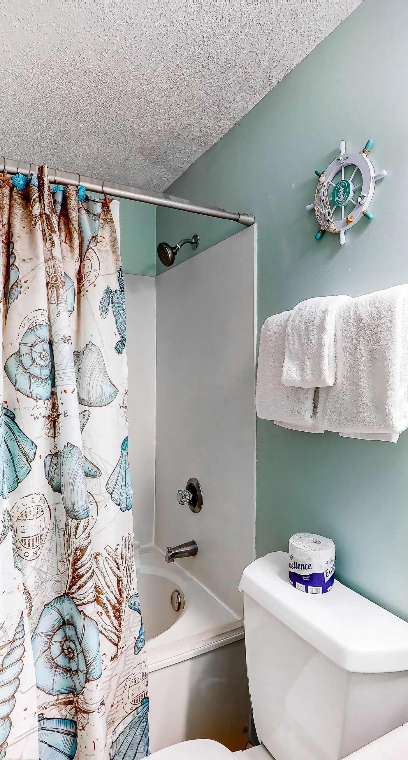 Pleasant, beachside home with Gulf view, pool & pool spa access