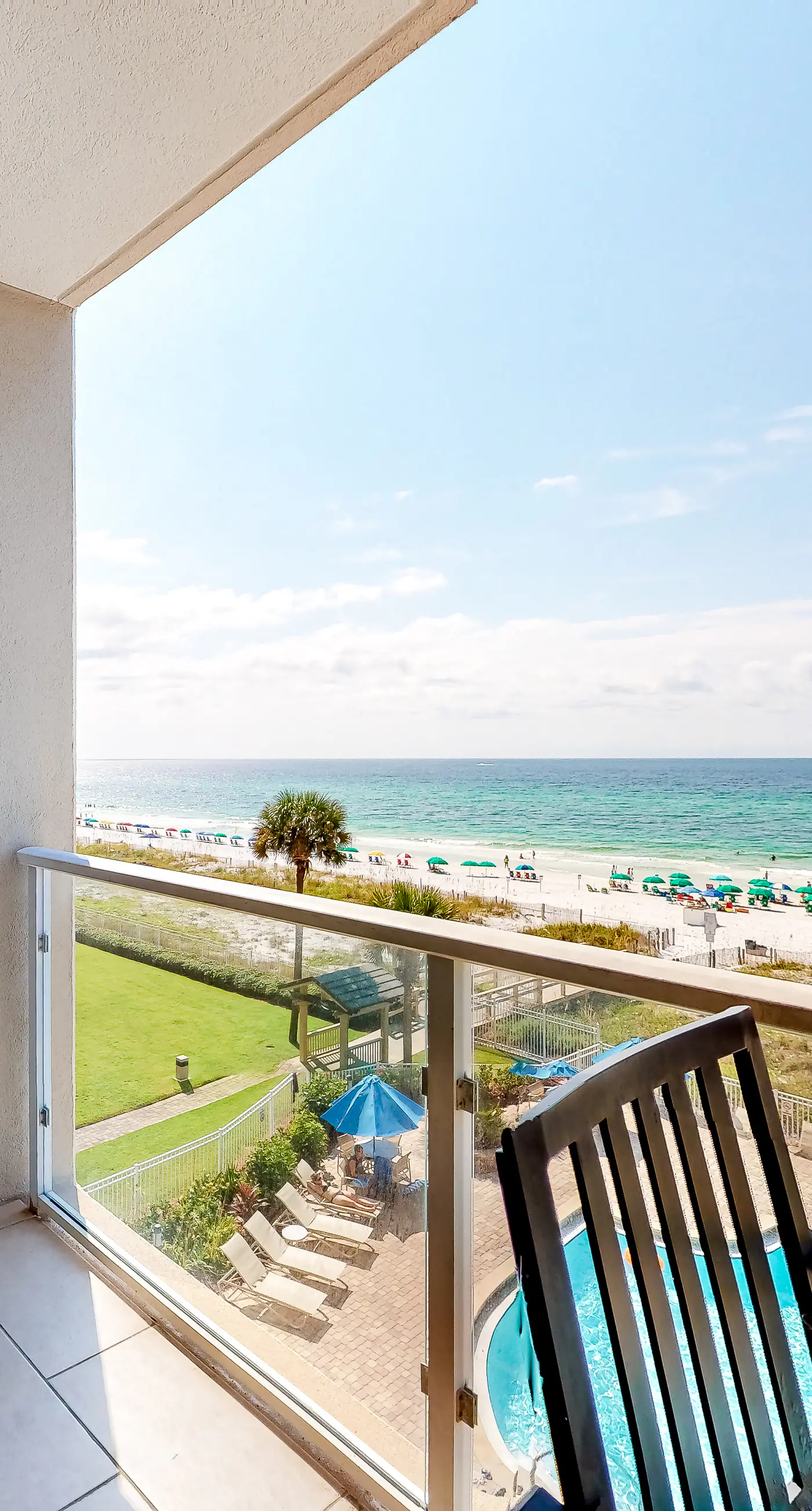 Pleasant, beachside home with Gulf view, pool & pool spa access