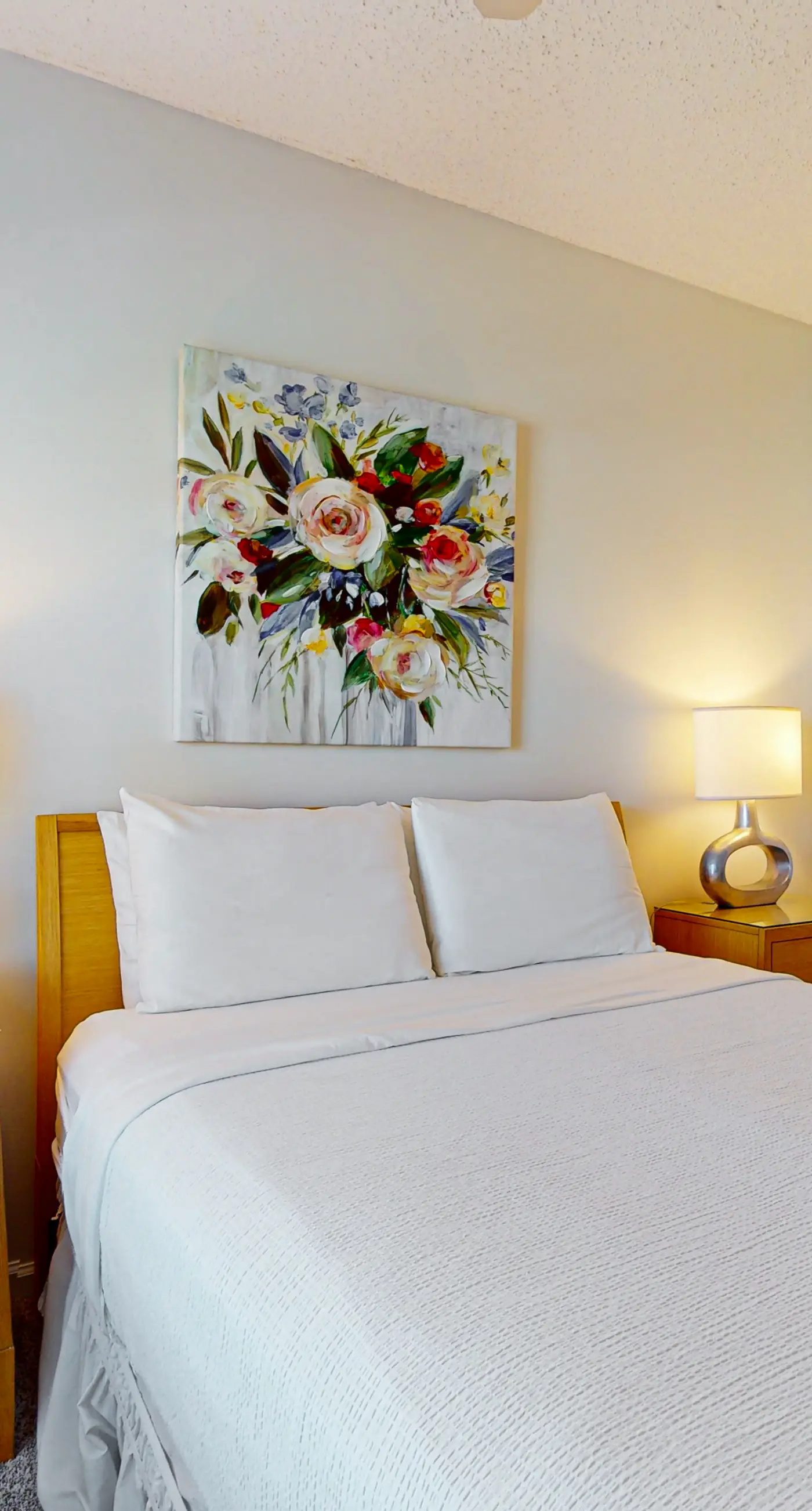 Seaside escape with water view, balcony, pool, pool spa & gym access