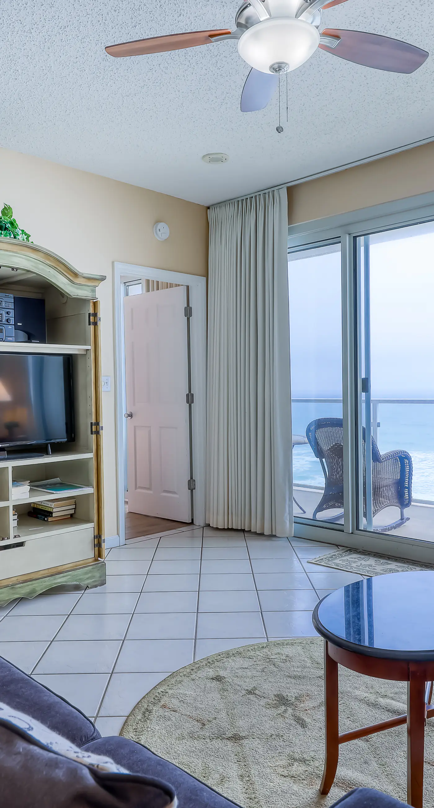 Elegantly-appointed condo at the beach with Gulf views & pool