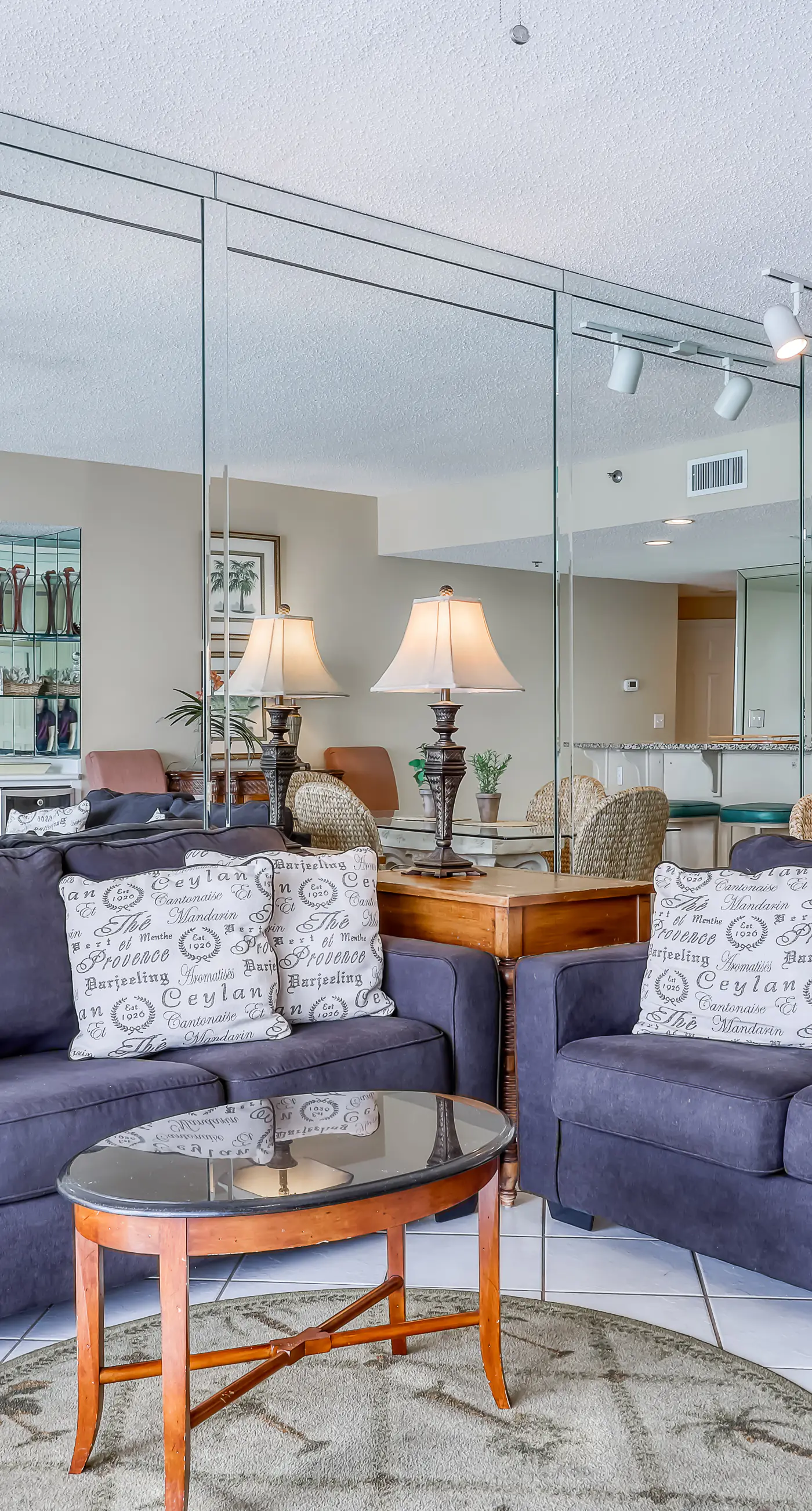 Elegantly-appointed condo at the beach with Gulf views & pool