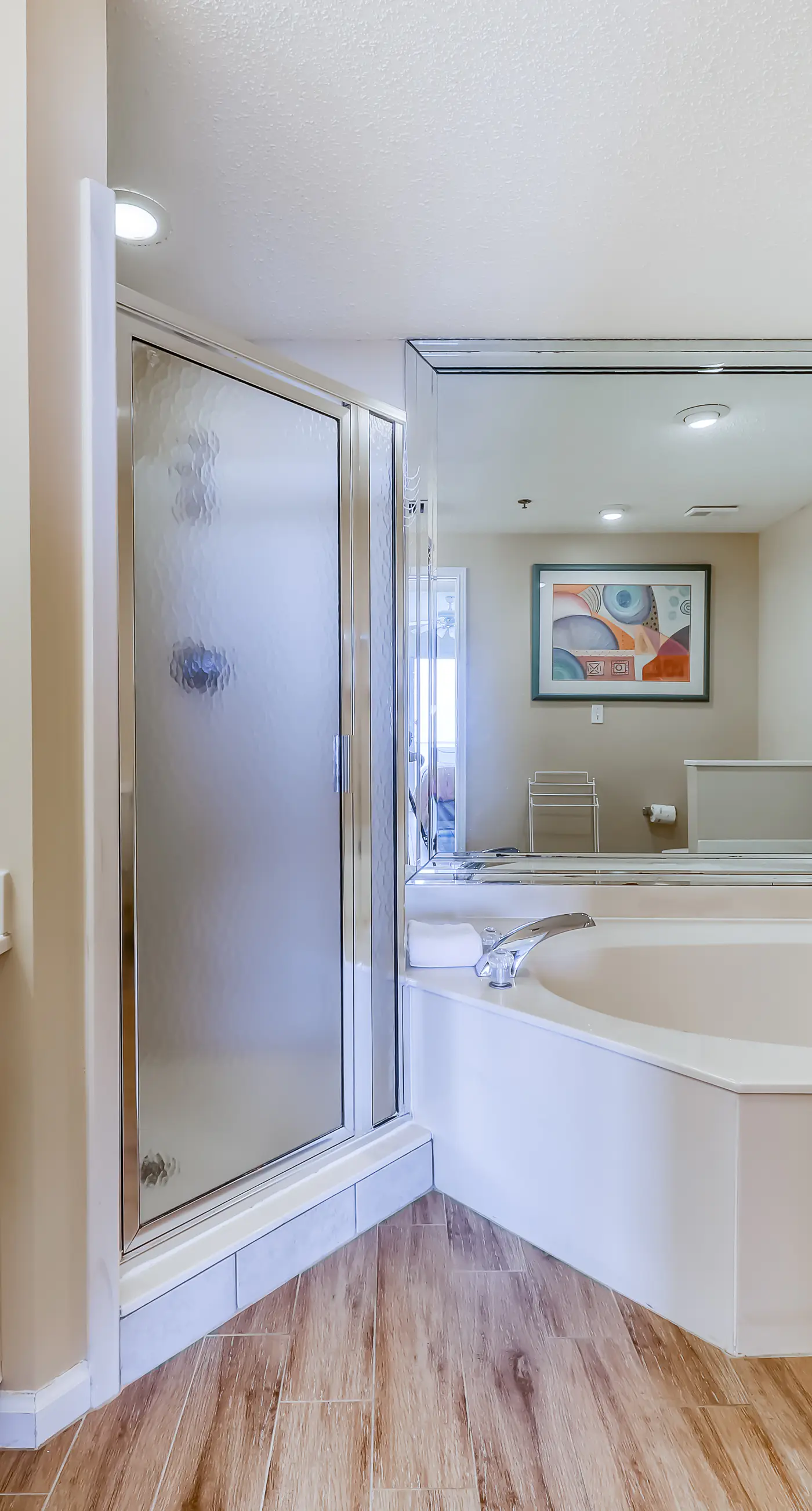 Elegantly-appointed condo at the beach with Gulf views & pool