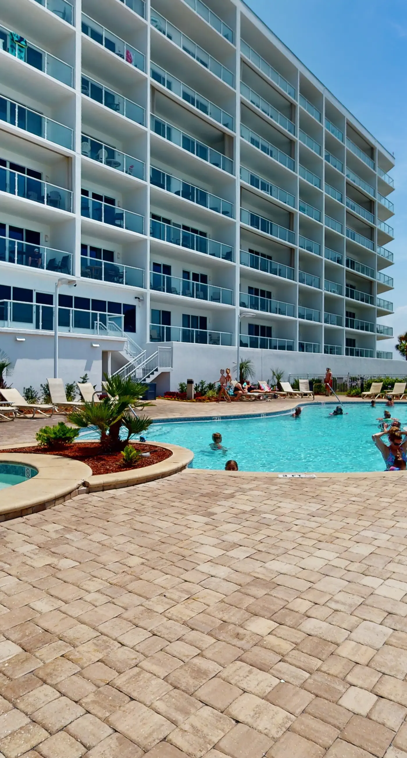 Elegantly-appointed condo at the beach with Gulf views & pool
