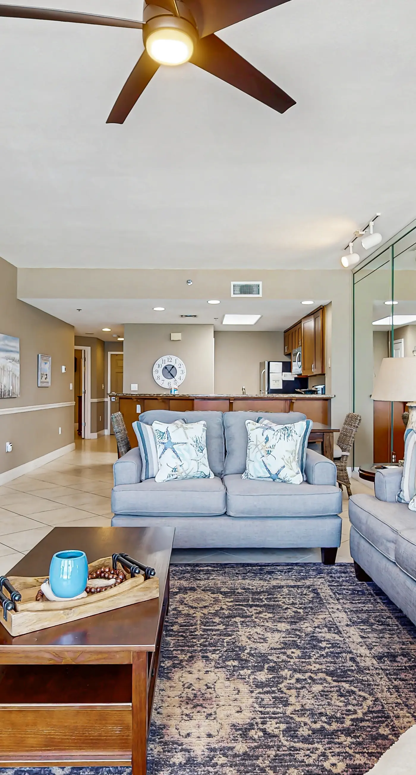 Superb Gulf front condo with pool, pool spa & fitness center access