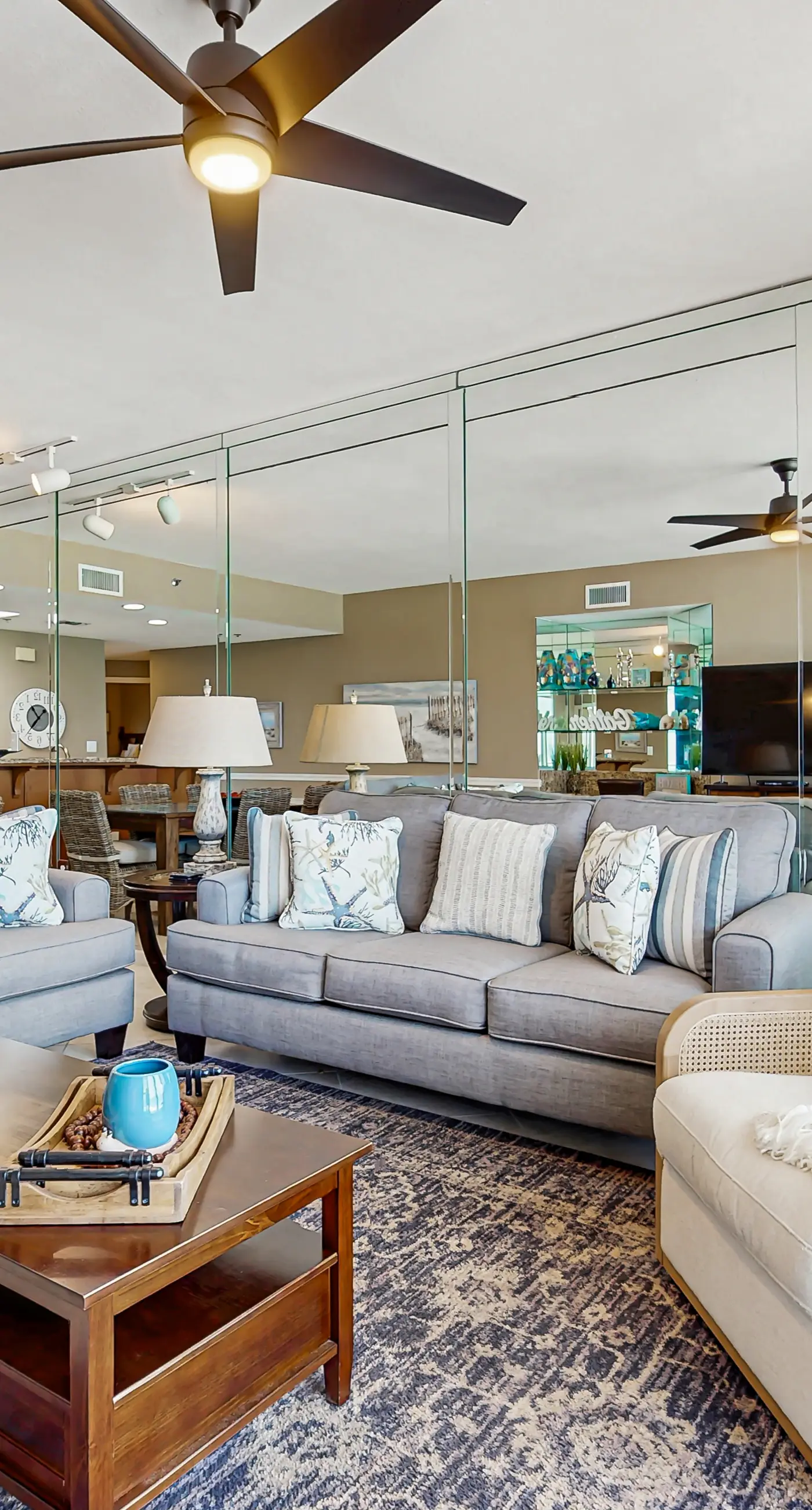 Superb Gulf front condo with pool, pool spa & fitness center access