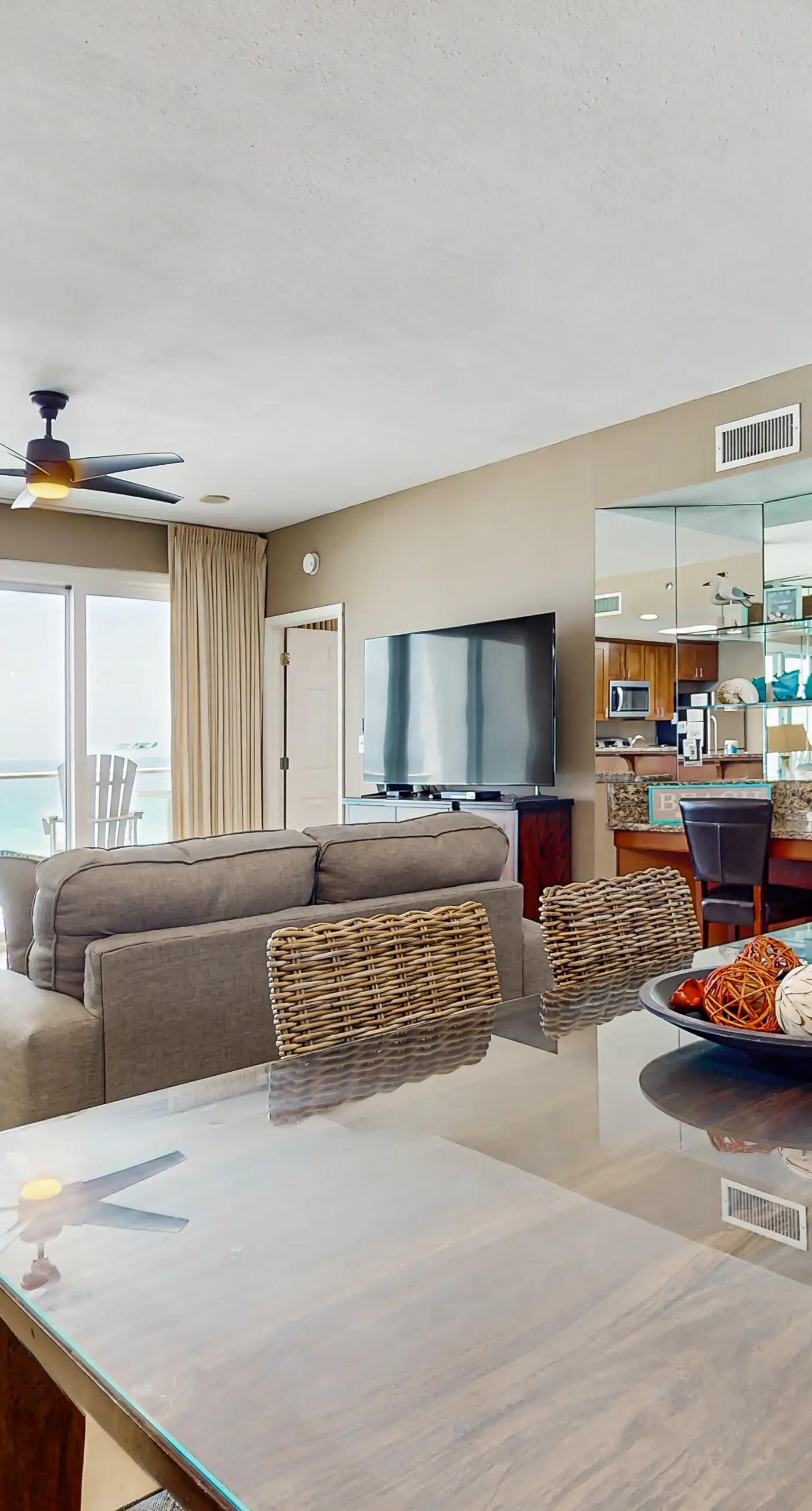 Superb Gulf front condo with pool, pool spa & fitness center access
