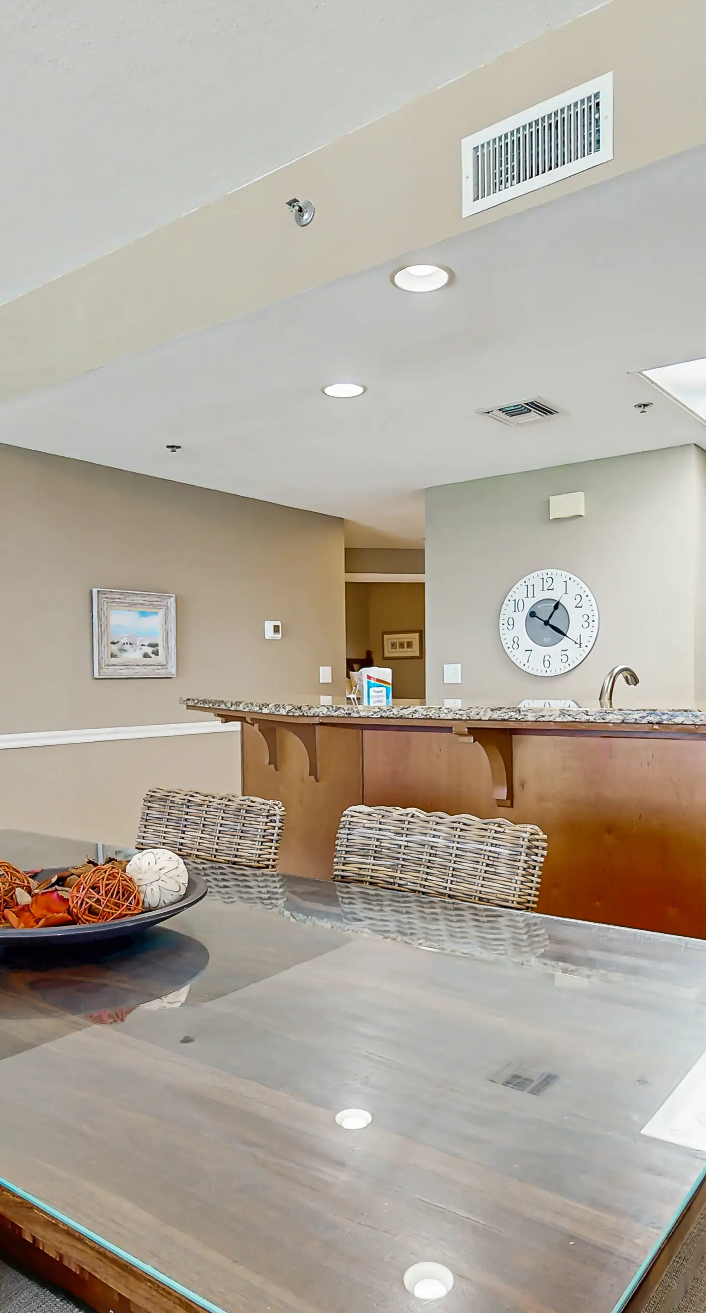 Superb Gulf front condo with pool, pool spa & fitness center access