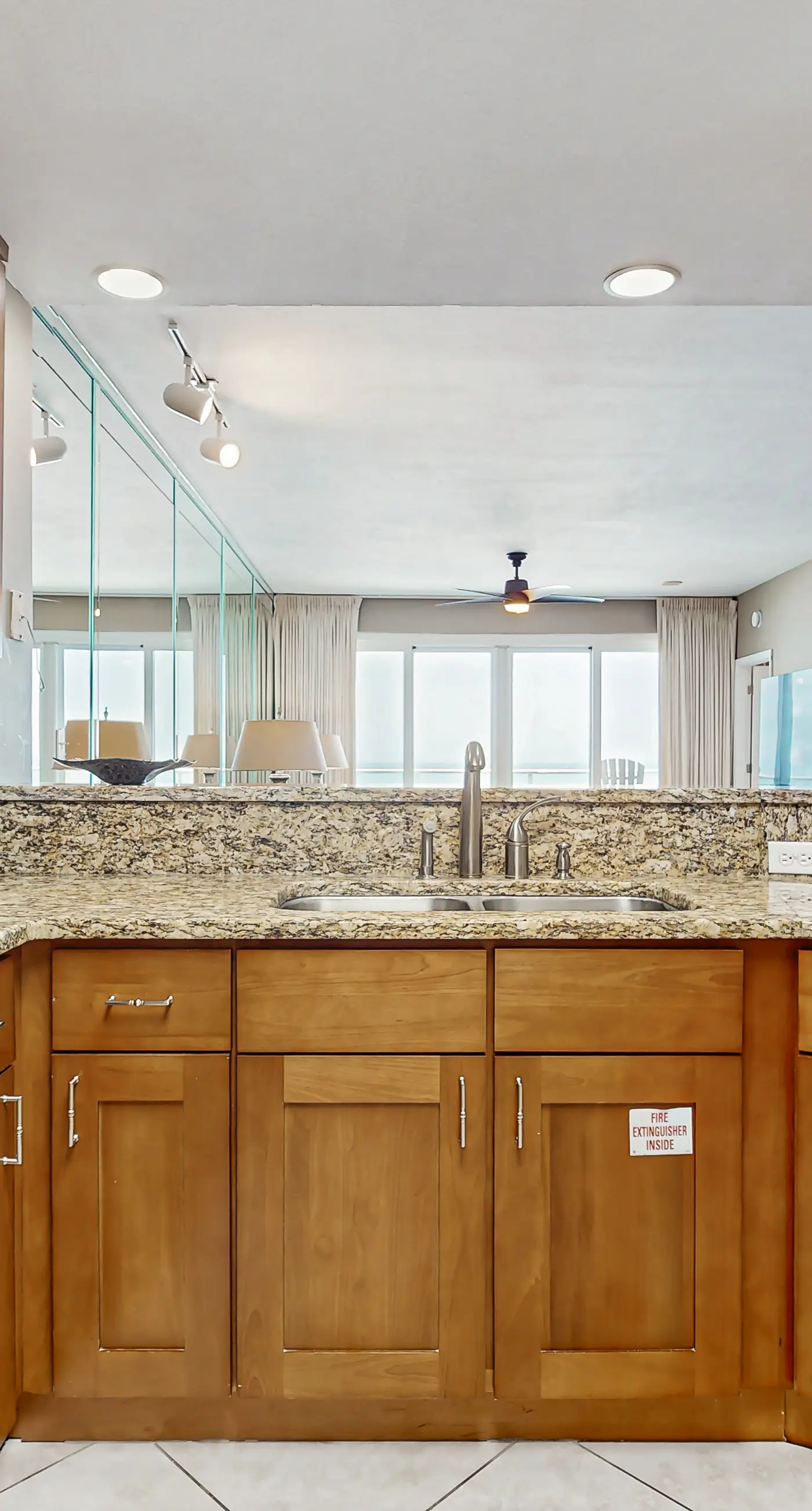 Superb Gulf front condo with pool, pool spa & fitness center access
