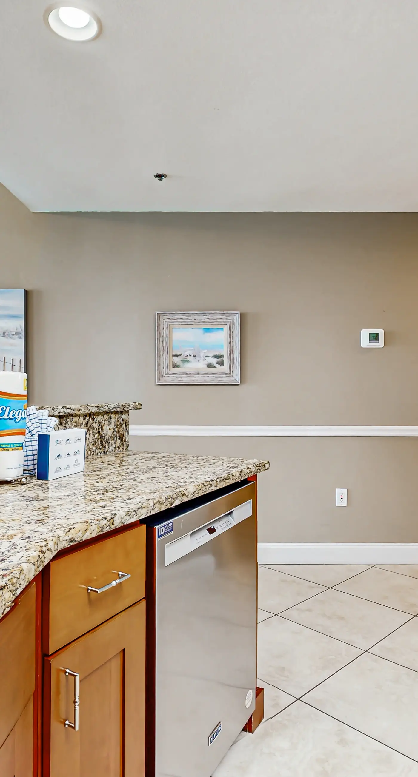 Superb Gulf front condo with pool, pool spa & fitness center access