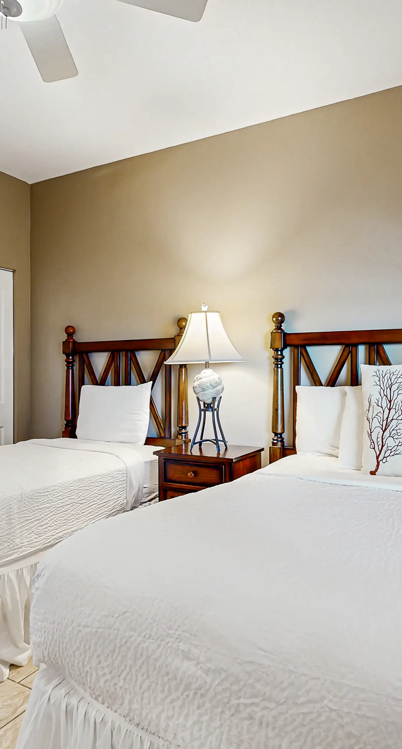 Superb Gulf front condo with pool, pool spa & fitness center access