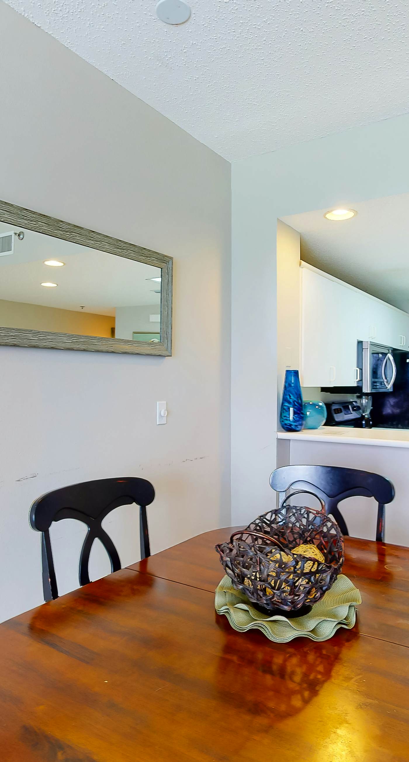 Gorgeous beach view home with balcony, pool & fitness room