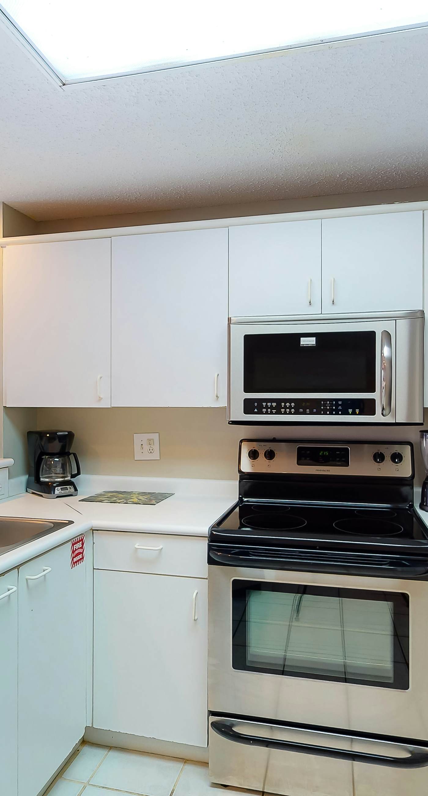 Gorgeous beach view home with balcony, pool & fitness room