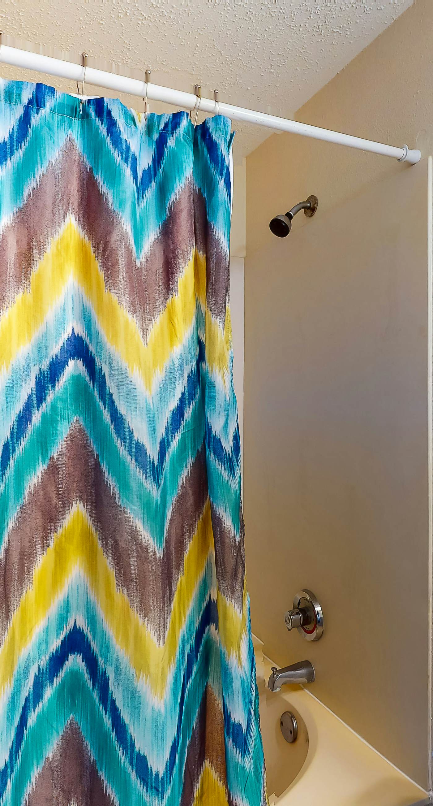 Gorgeous beach view home with balcony, pool & fitness room