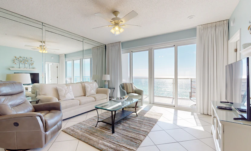 Vibrant condo on the Gulf with pool, fitness room & playground