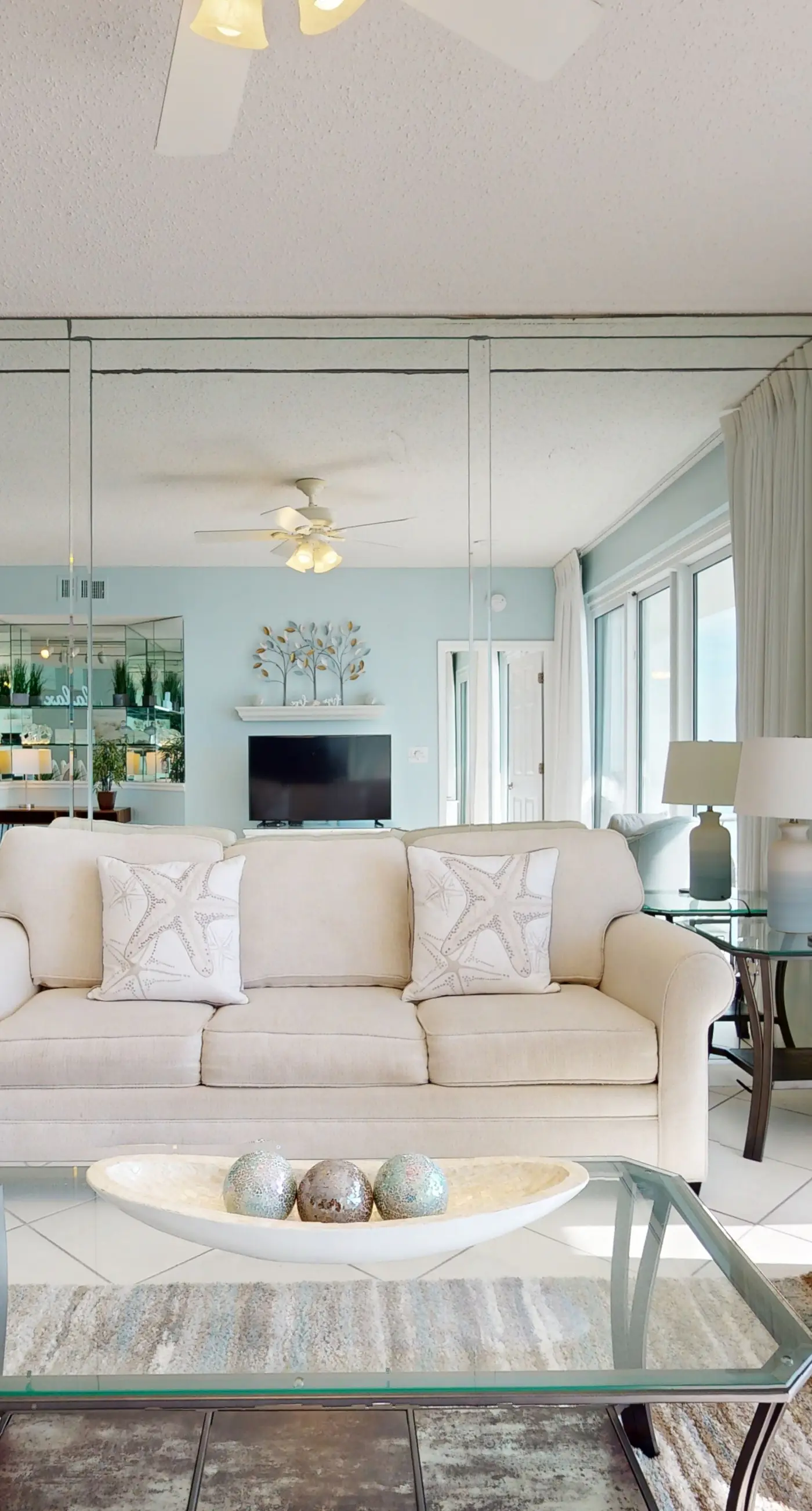 Vibrant condo on the Gulf with pool, fitness room & playground