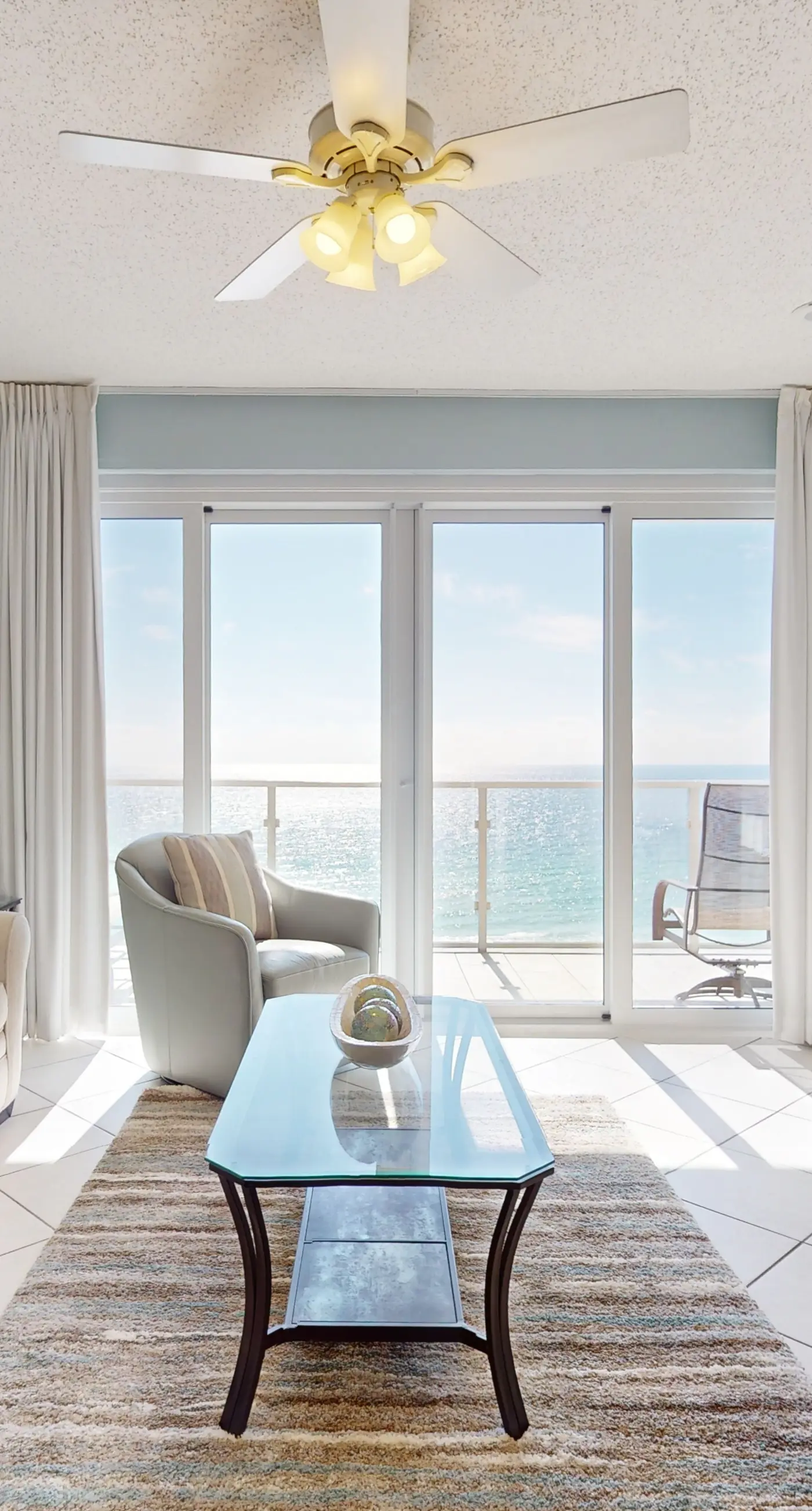 Vibrant condo on the Gulf with pool, fitness room & playground