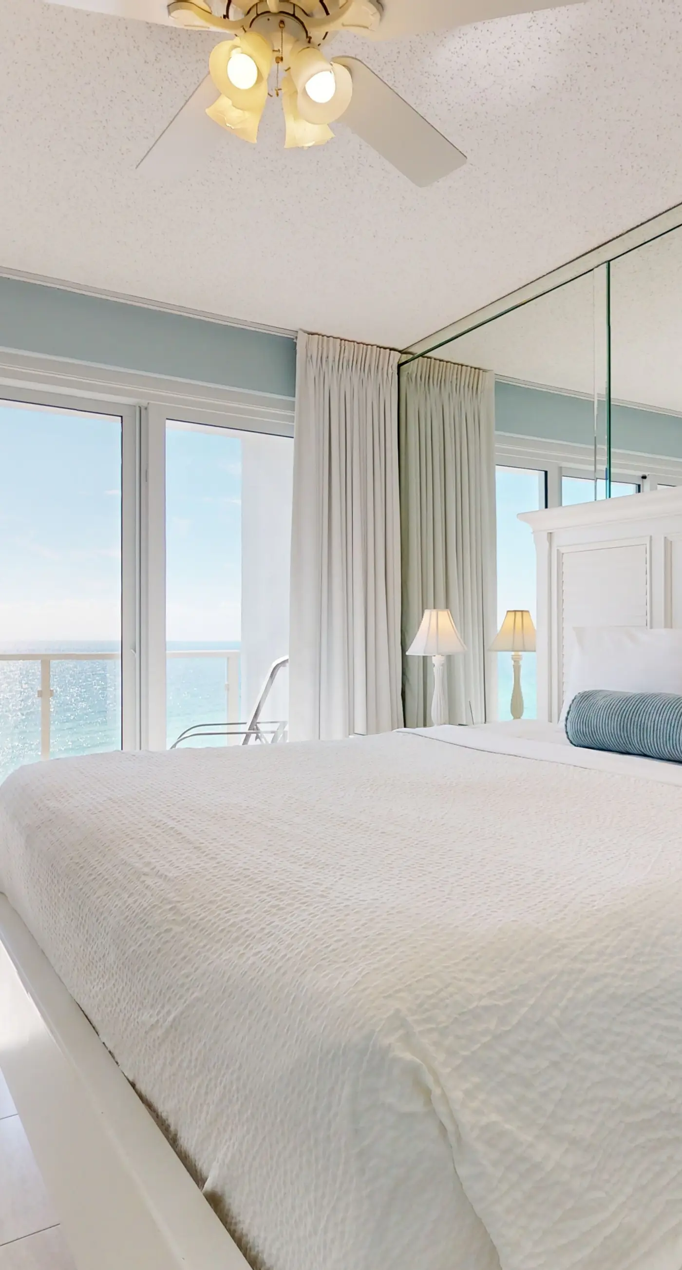 Vibrant condo on the Gulf with pool, fitness room & playground