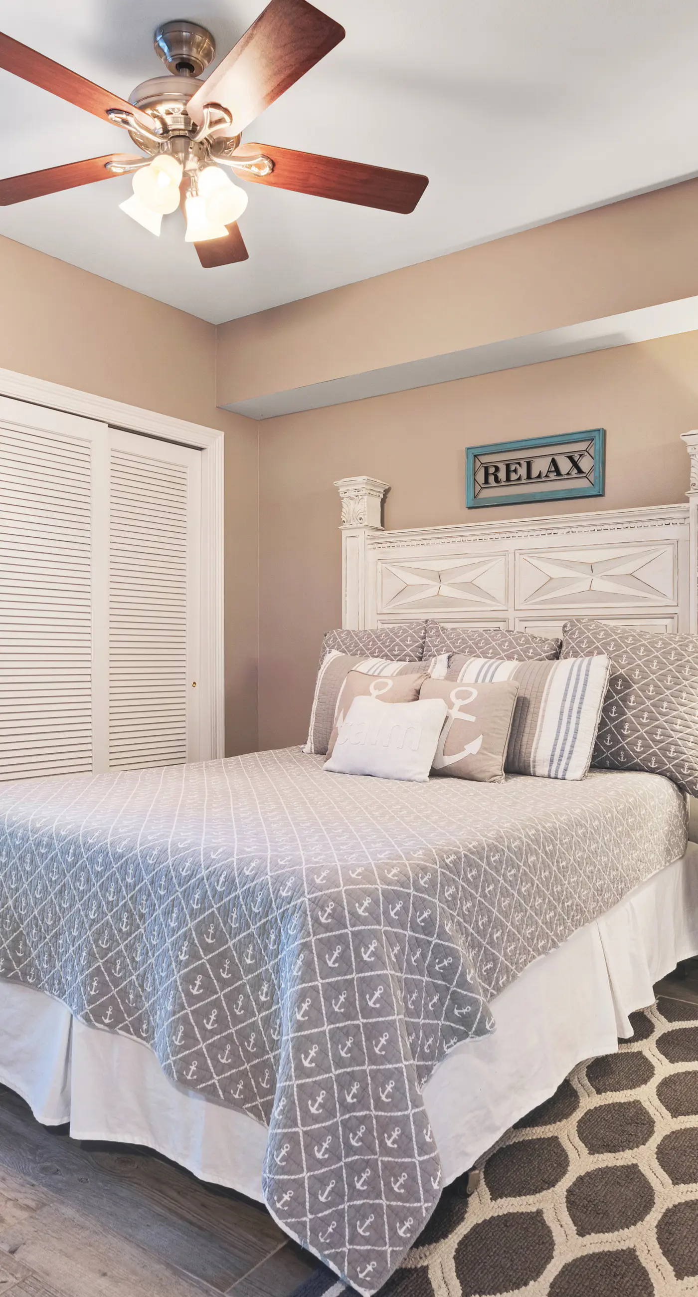Beach condo with private balcony, gulf views & fitness room