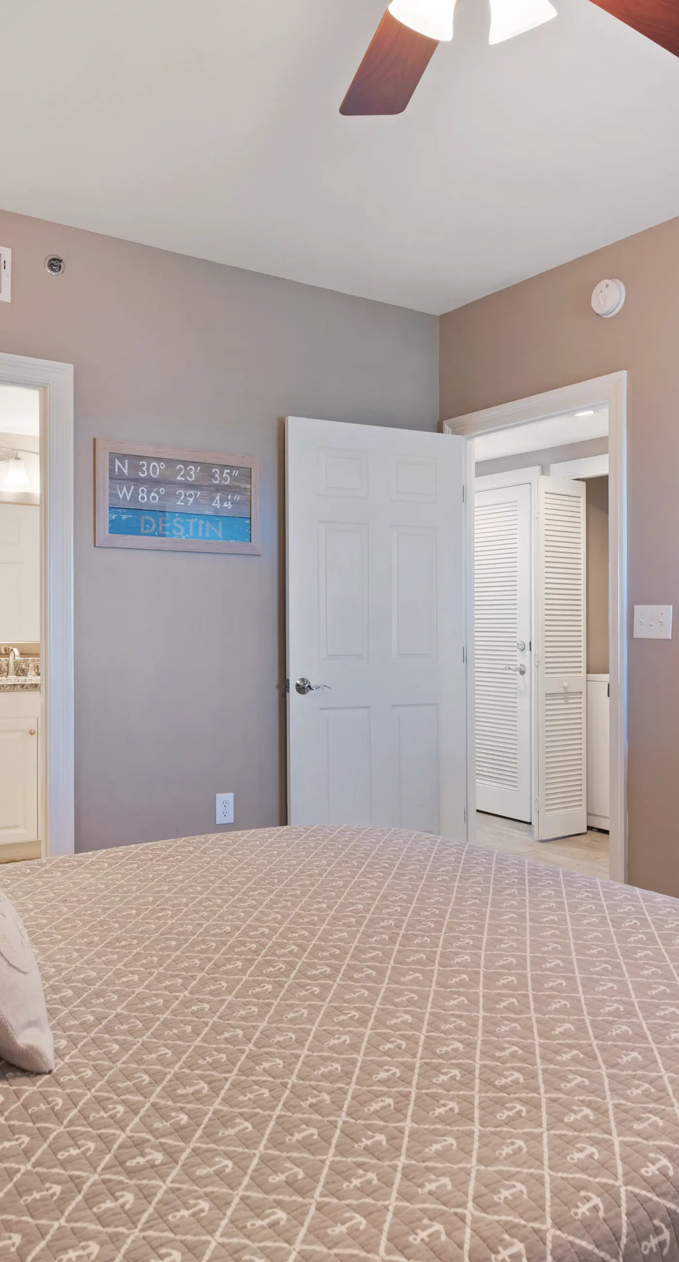 Beach condo with private balcony, gulf views & fitness room