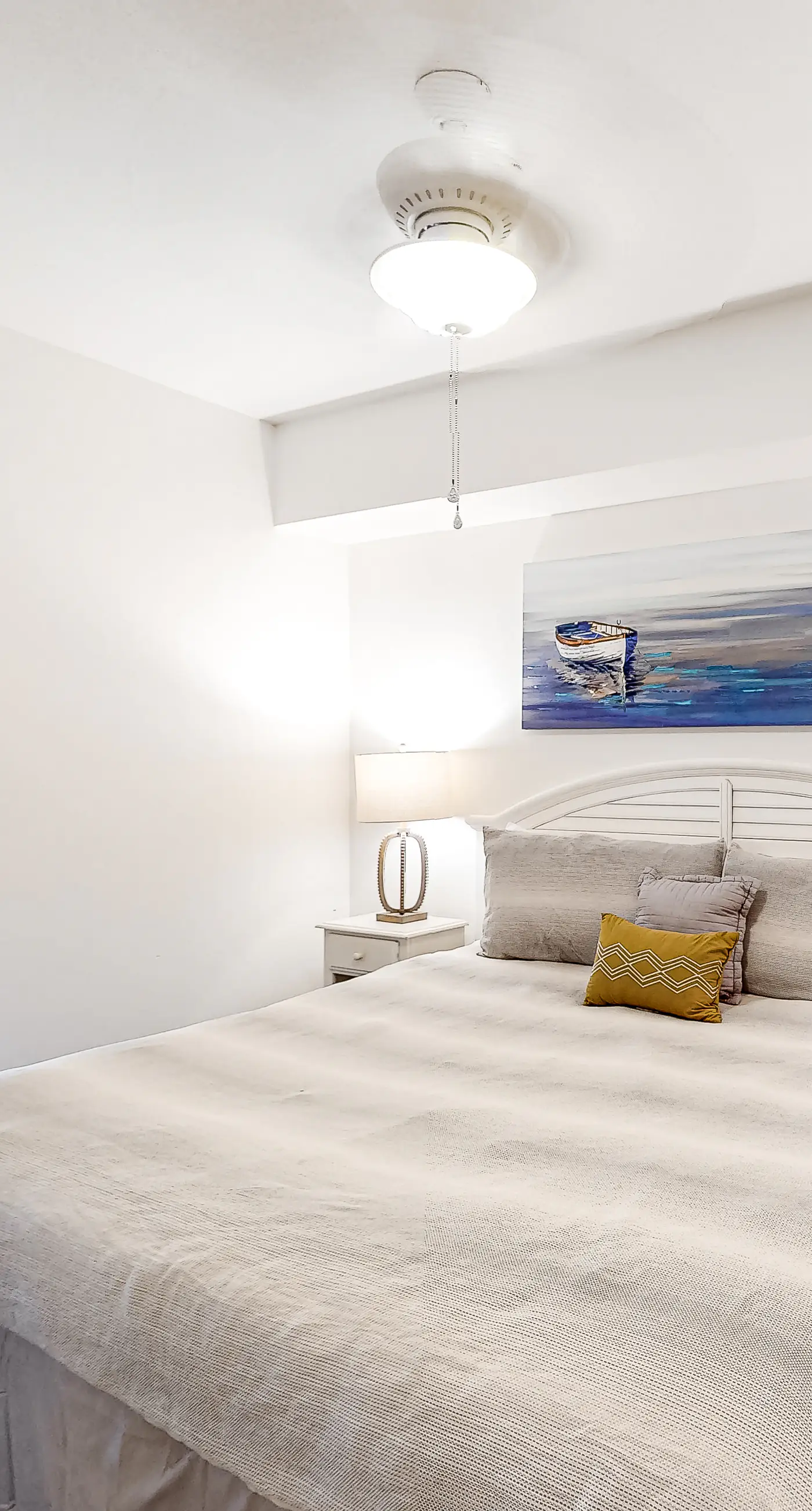 “Captiva” beachfront condo w/ ocean views and pool & fitness center access