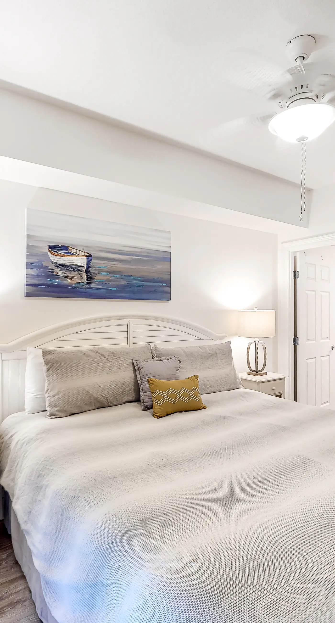 “Captiva” beachfront condo w/ ocean views and pool & fitness center access