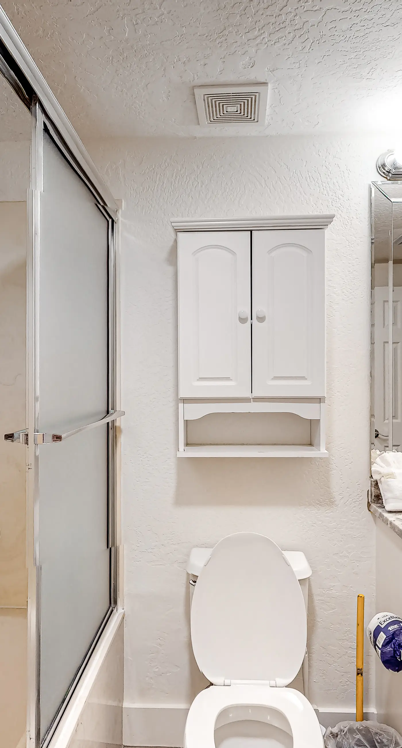 “Captiva” beachfront condo w/ ocean views and pool & fitness center access