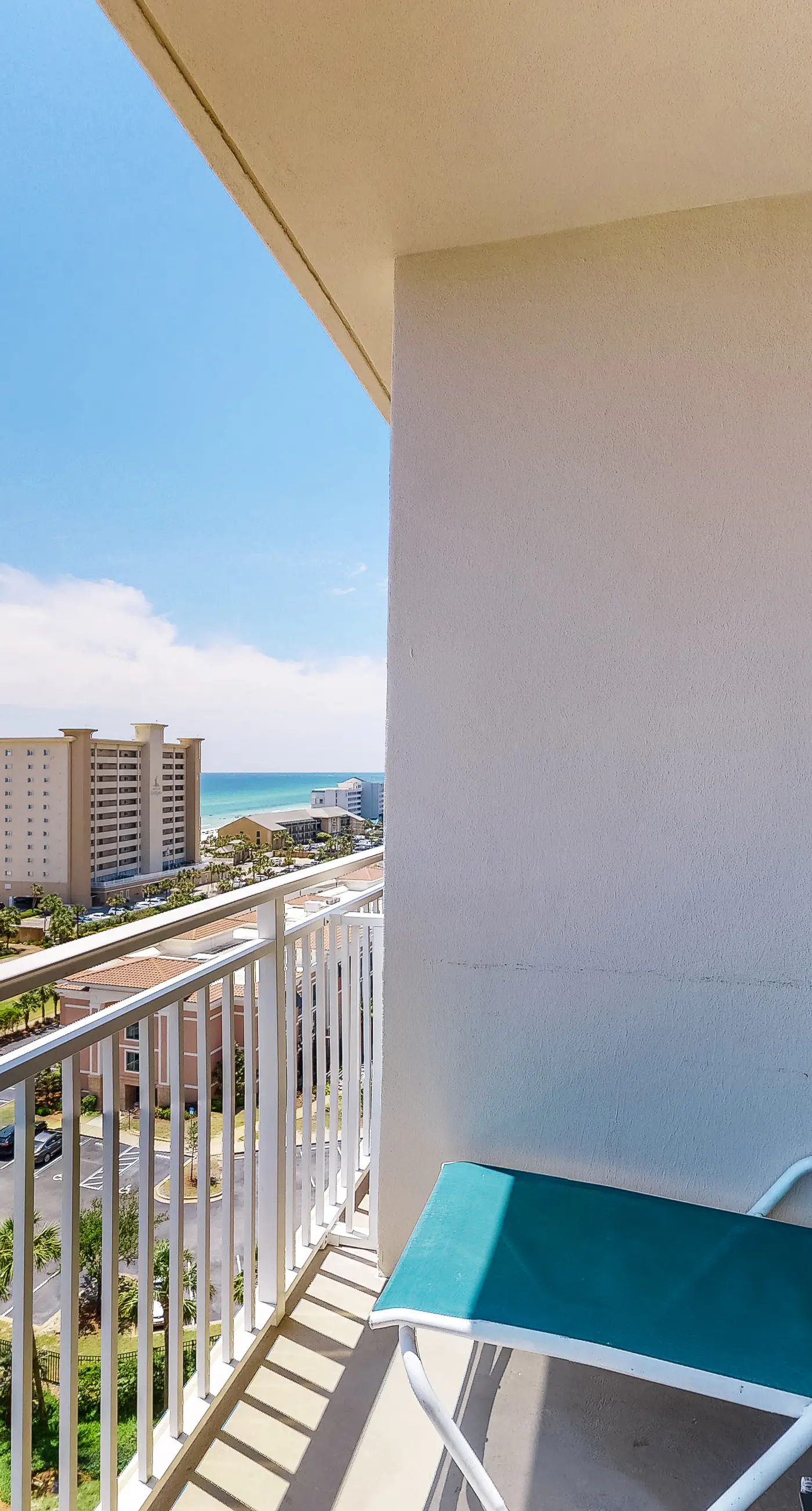 “Captiva” beachfront condo w/ ocean views and pool & fitness center access
