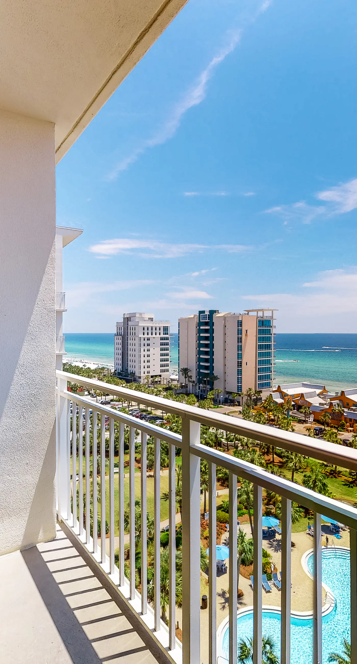 “Captiva” beachfront condo w/ ocean views and pool & fitness center access
