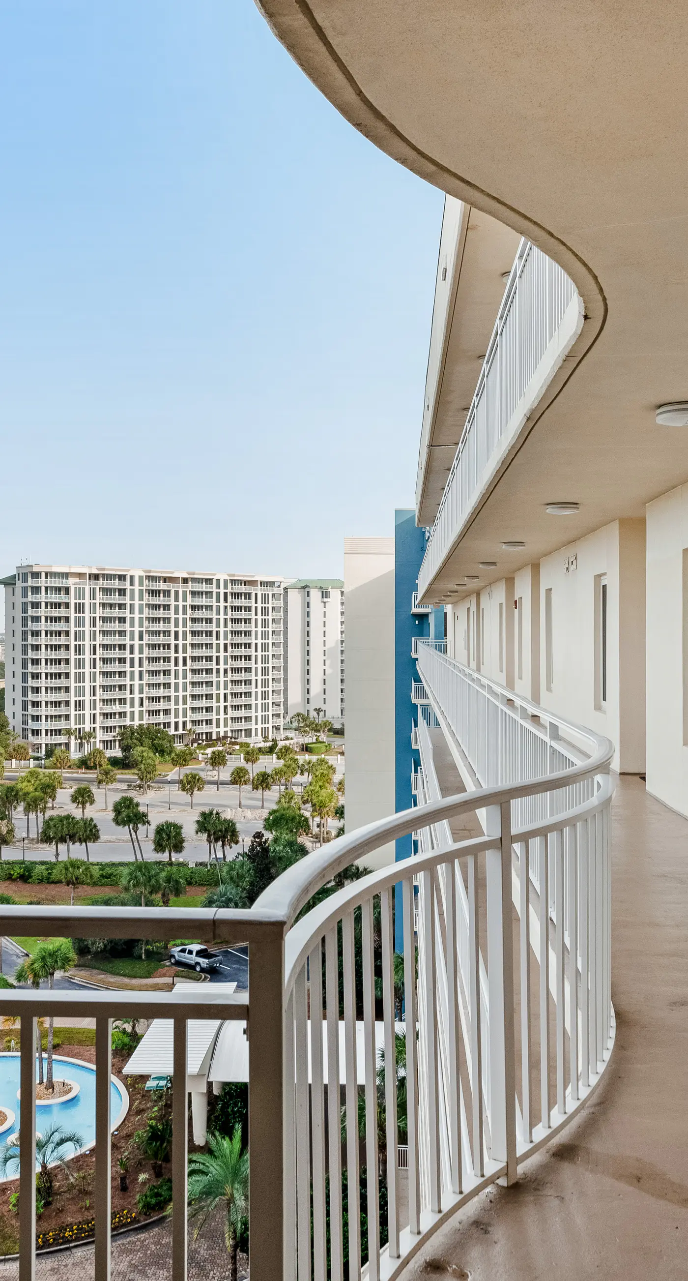 “Captiva” beachfront condo w/ ocean views and pool & fitness center access