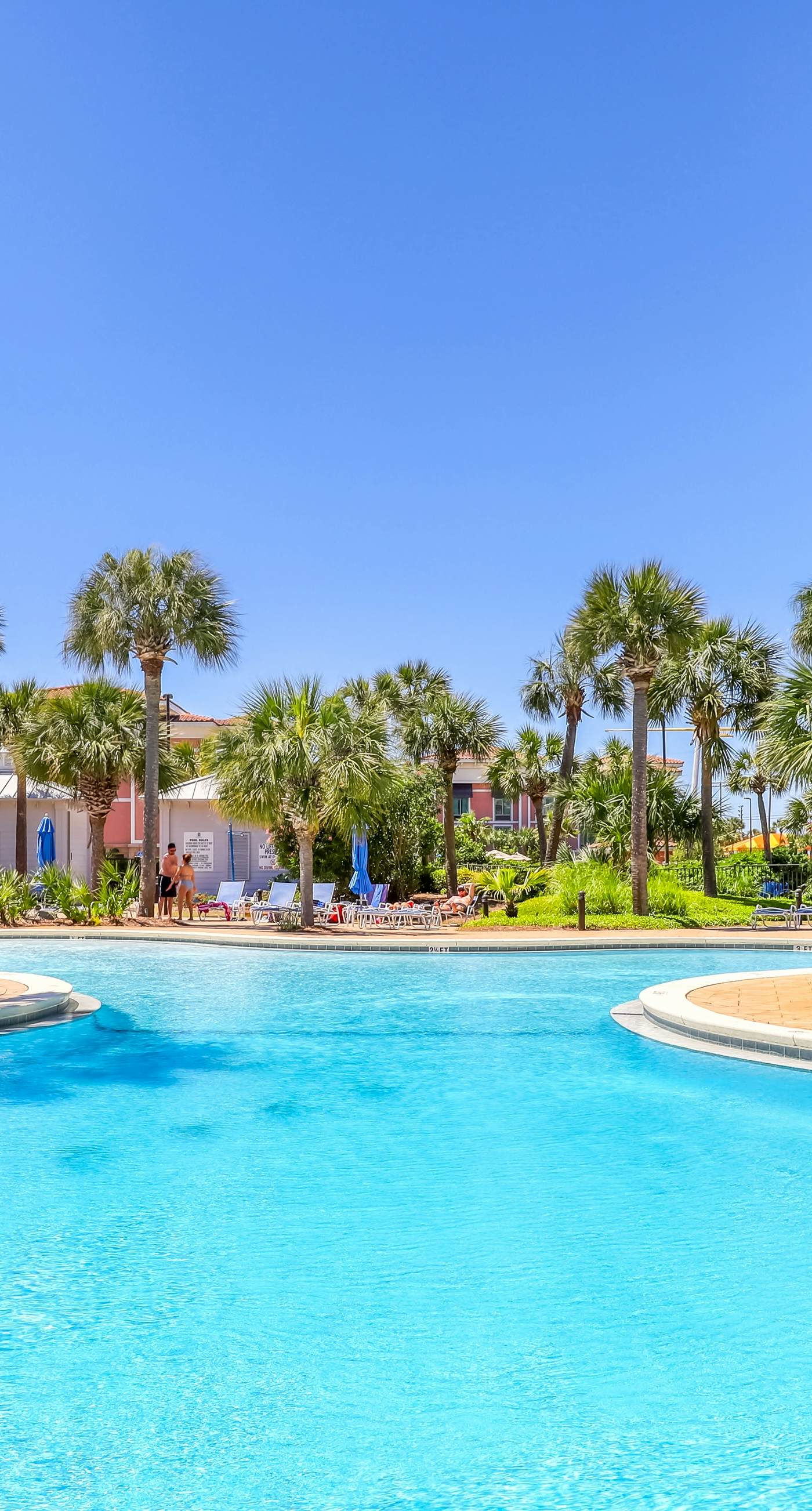 Luxurious Gulf Front Condo w/Free WiFi, Private Washer/Dryer, Shared Pool, & Gym