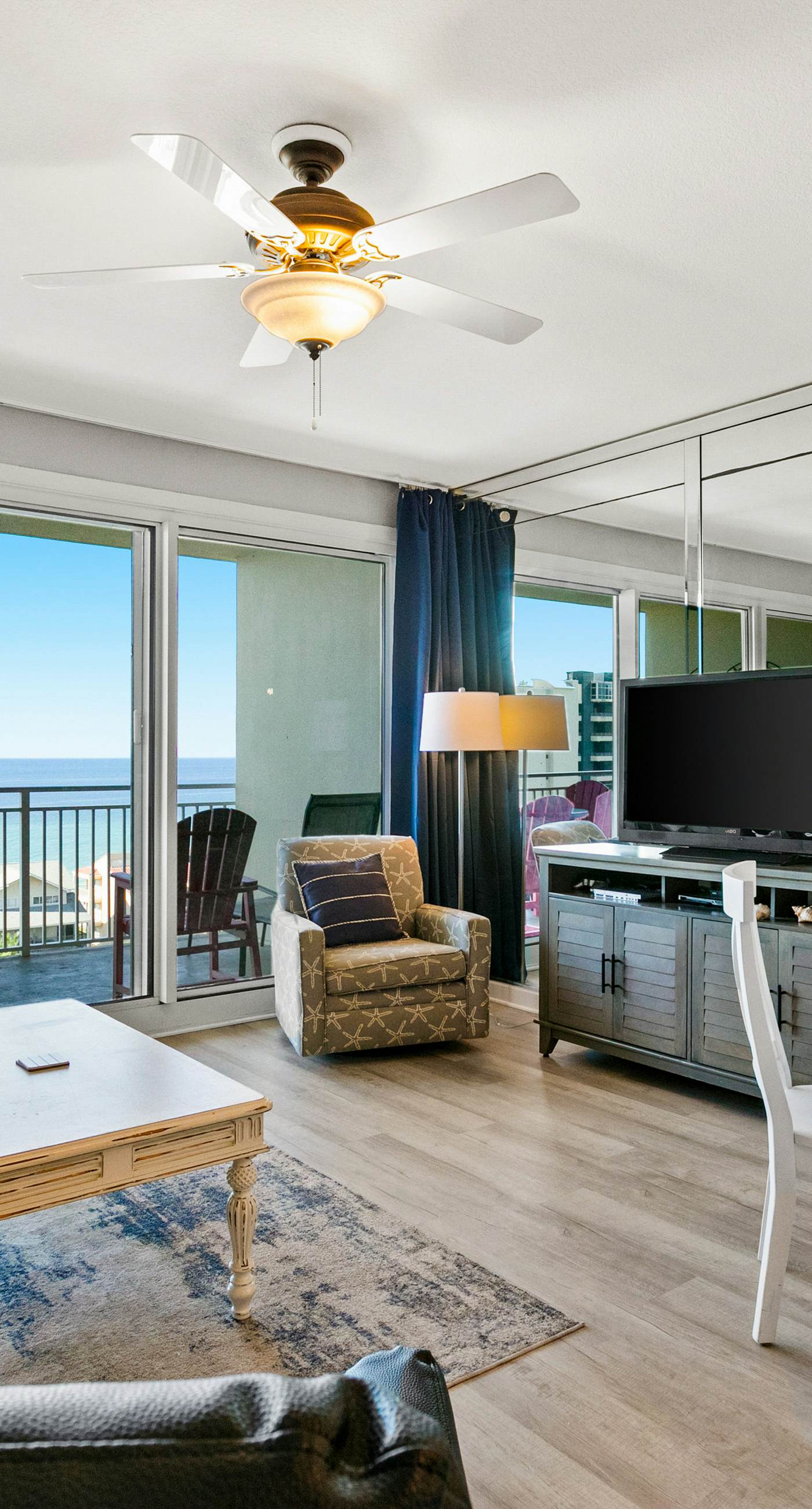Gulf views at beach condo with shared pool & gym - close to shops & restaurants