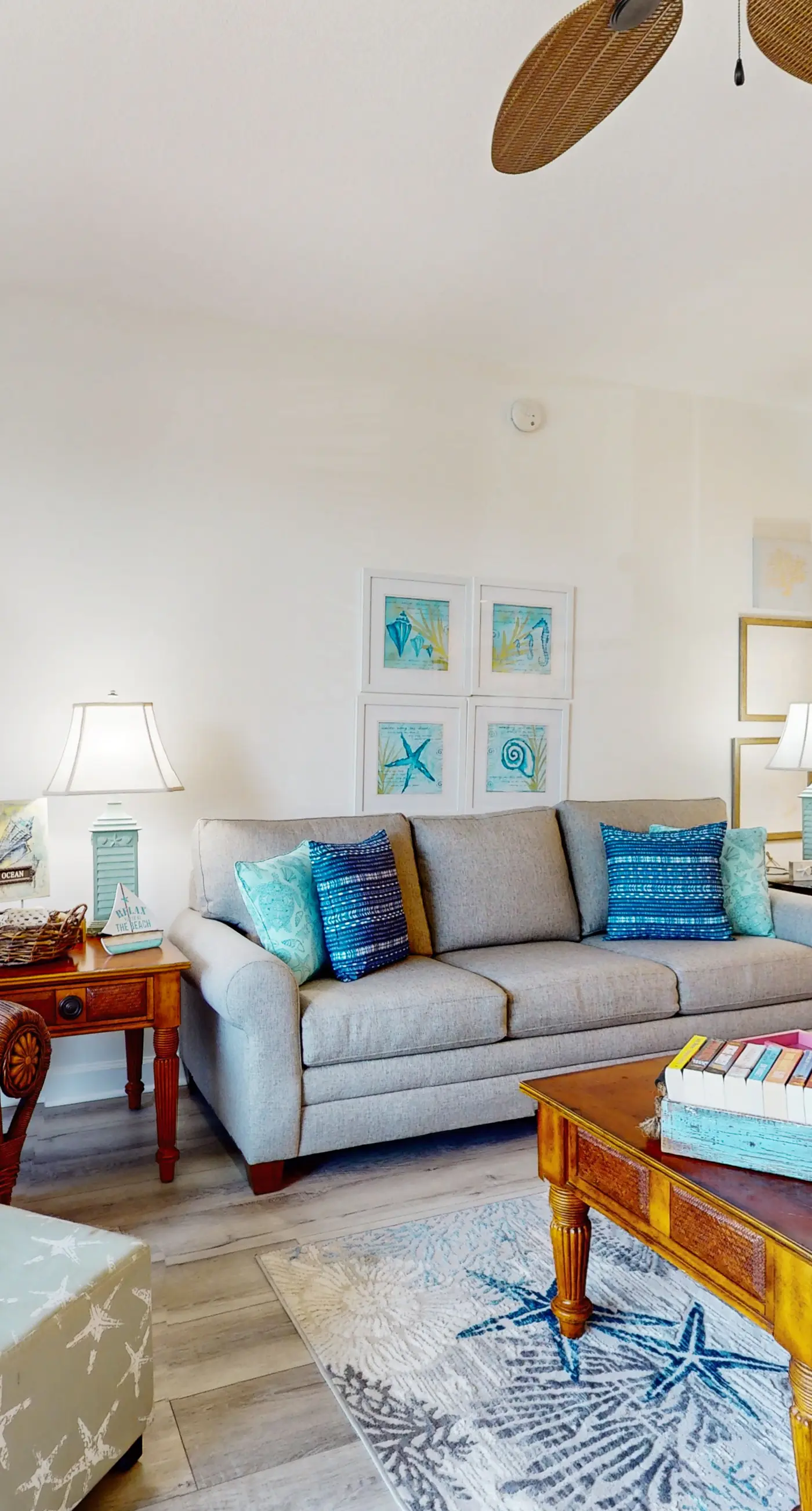 Marvelous Gulf-front condo with amazing views, pool, snack bar, & fitness room