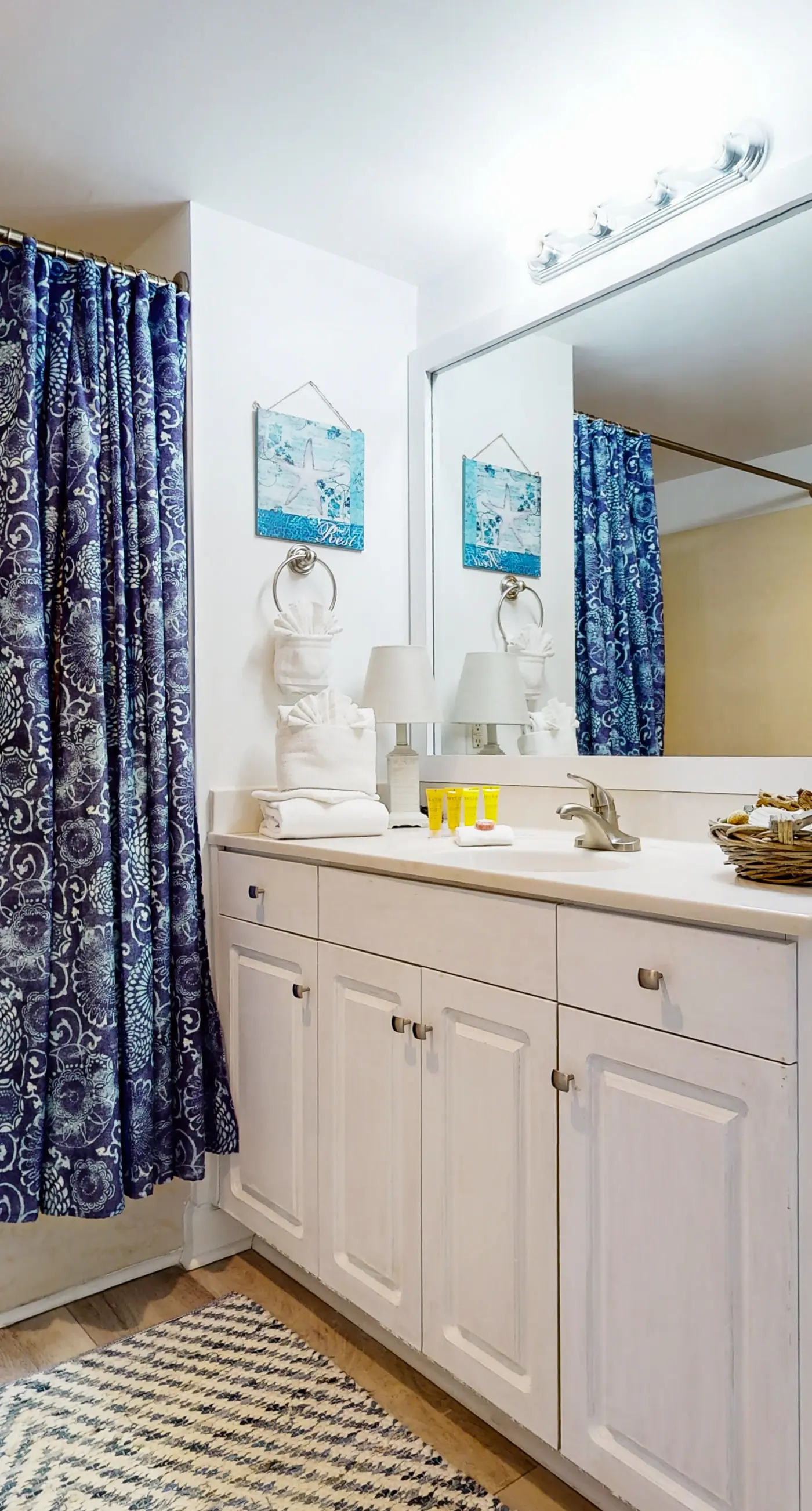 Marvelous Gulf-front condo with amazing views, pool, snack bar, & fitness room