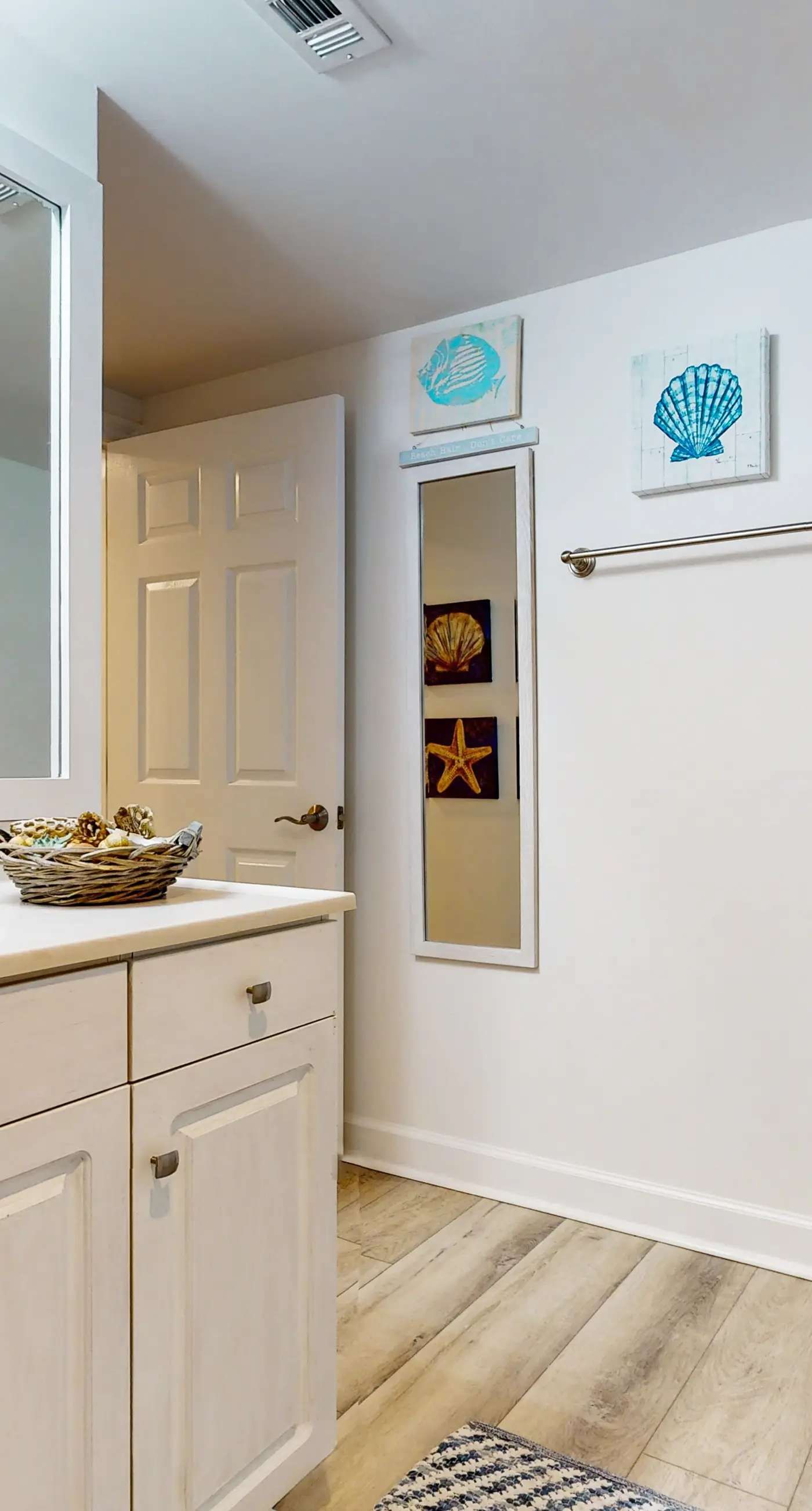 Marvelous Gulf-front condo with amazing views, pool, snack bar, & fitness room